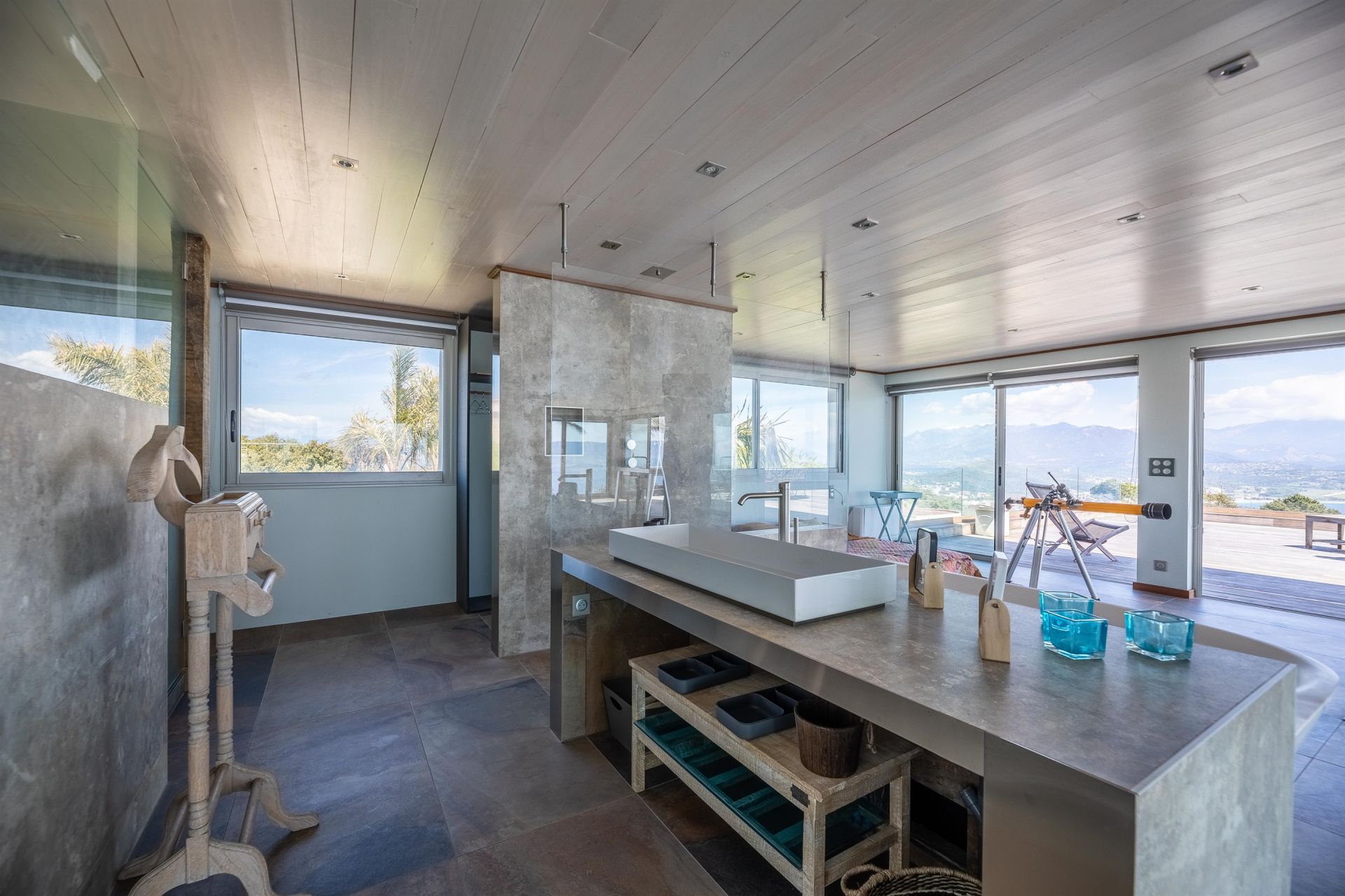 luxury house 7 Rooms for seasonal rent on AJACCIO (20000)