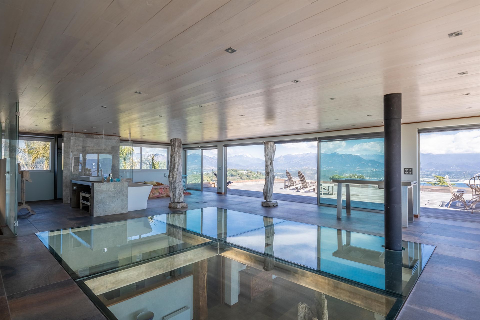 luxury house 7 Rooms for seasonal rent on AJACCIO (20000)