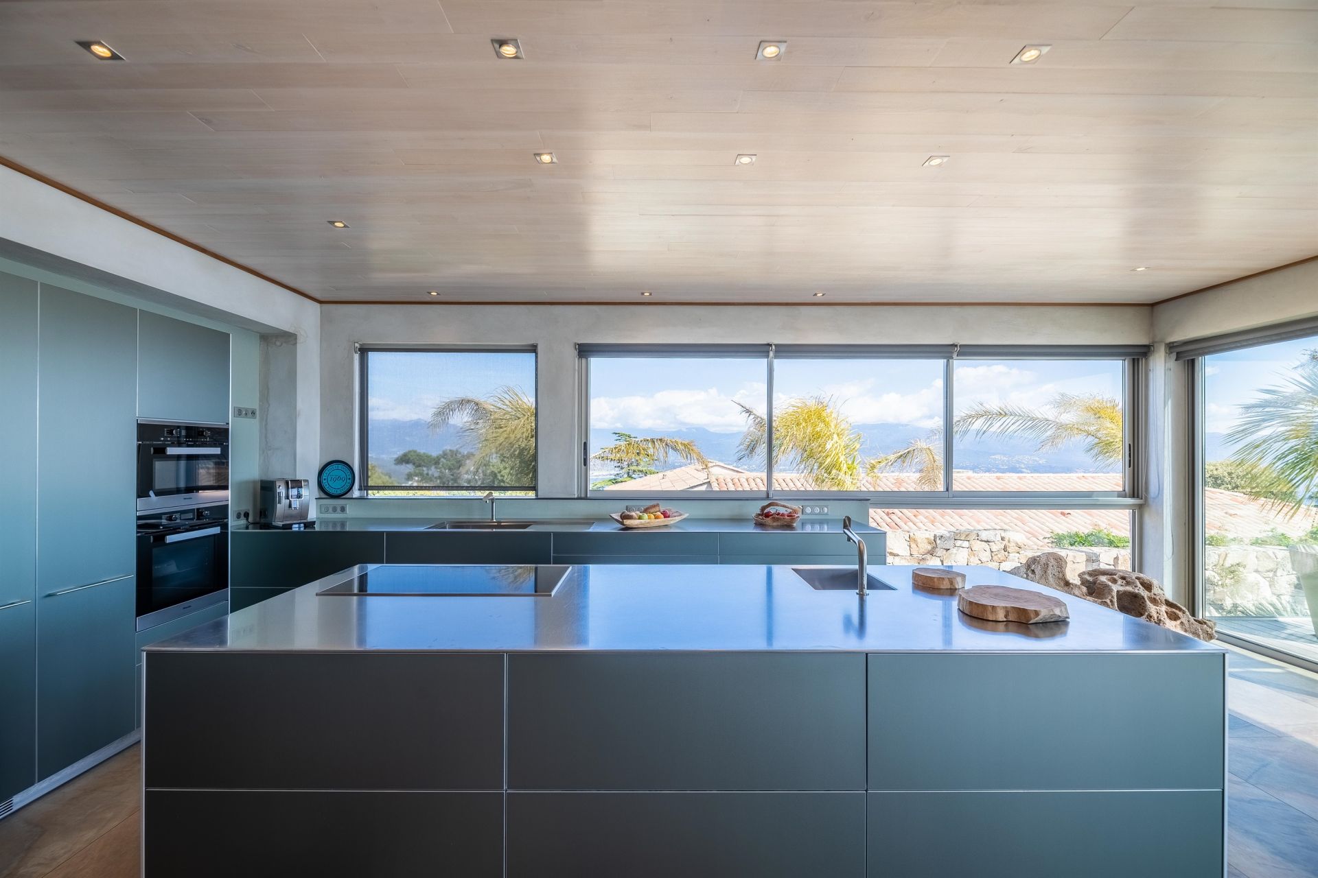 luxury house 7 Rooms for seasonal rent on AJACCIO (20000)