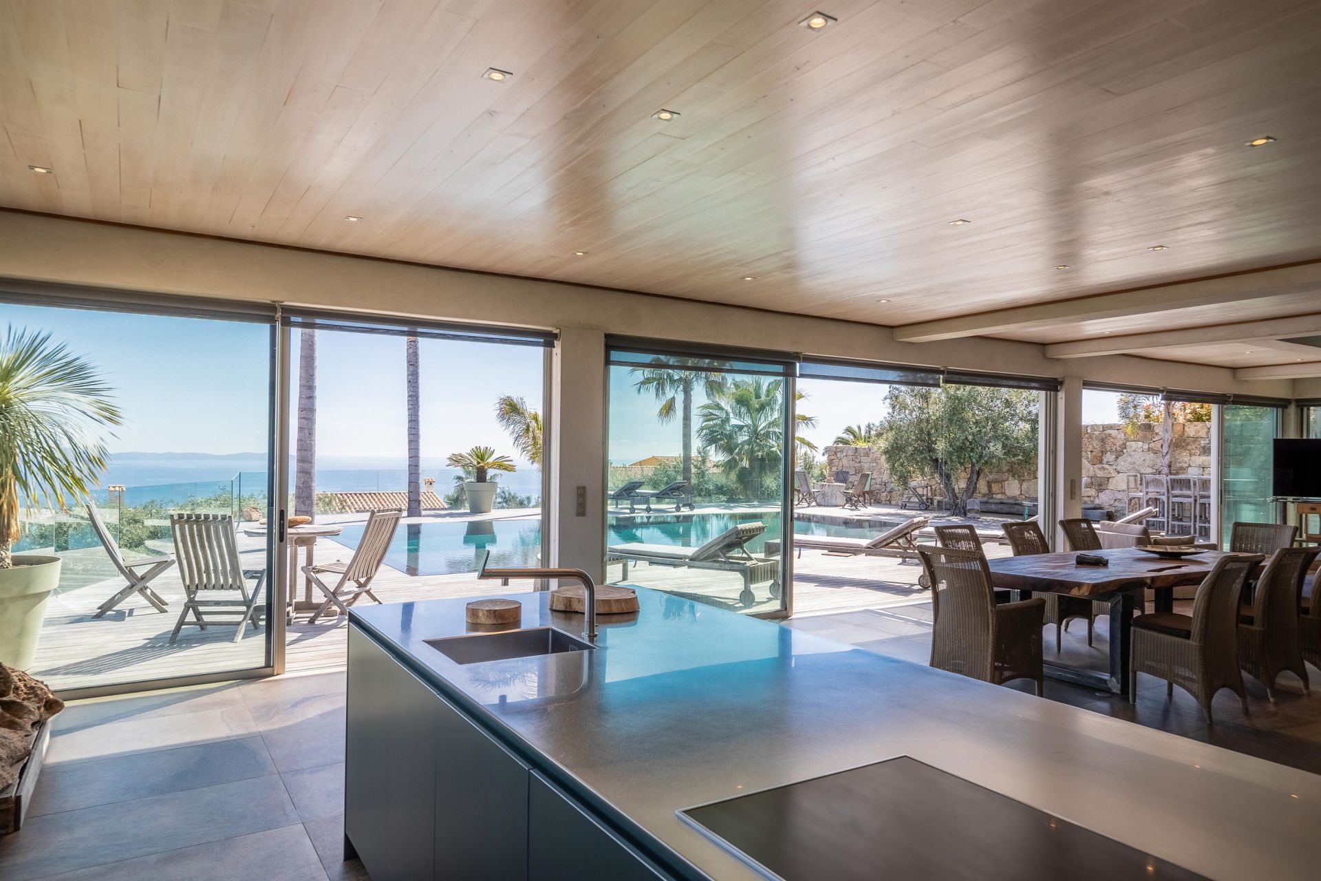 luxury house 7 Rooms for seasonal rent on AJACCIO (20000)