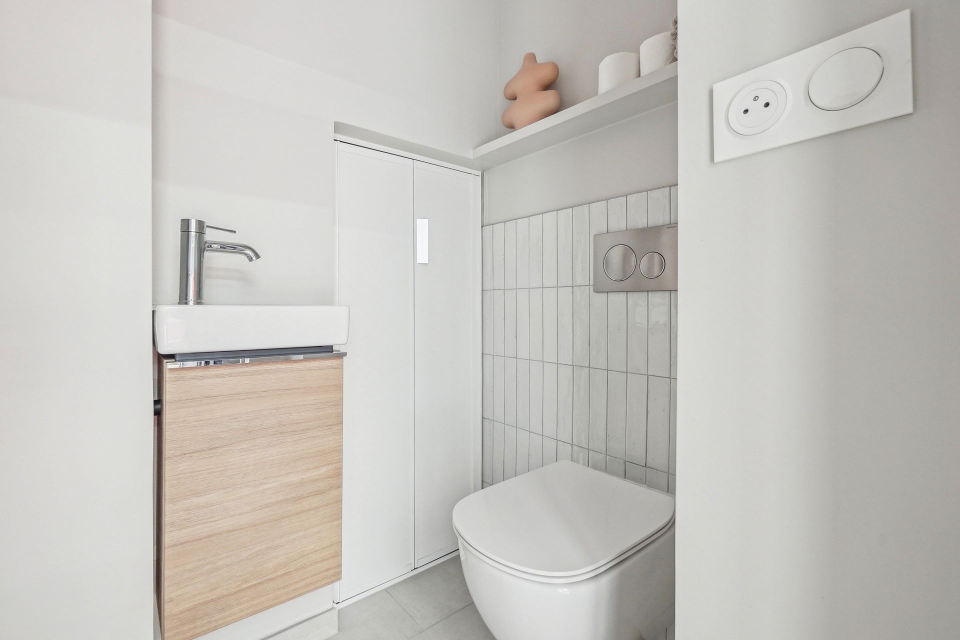 luxury apartment 1 room for sale on PARIS (75004)