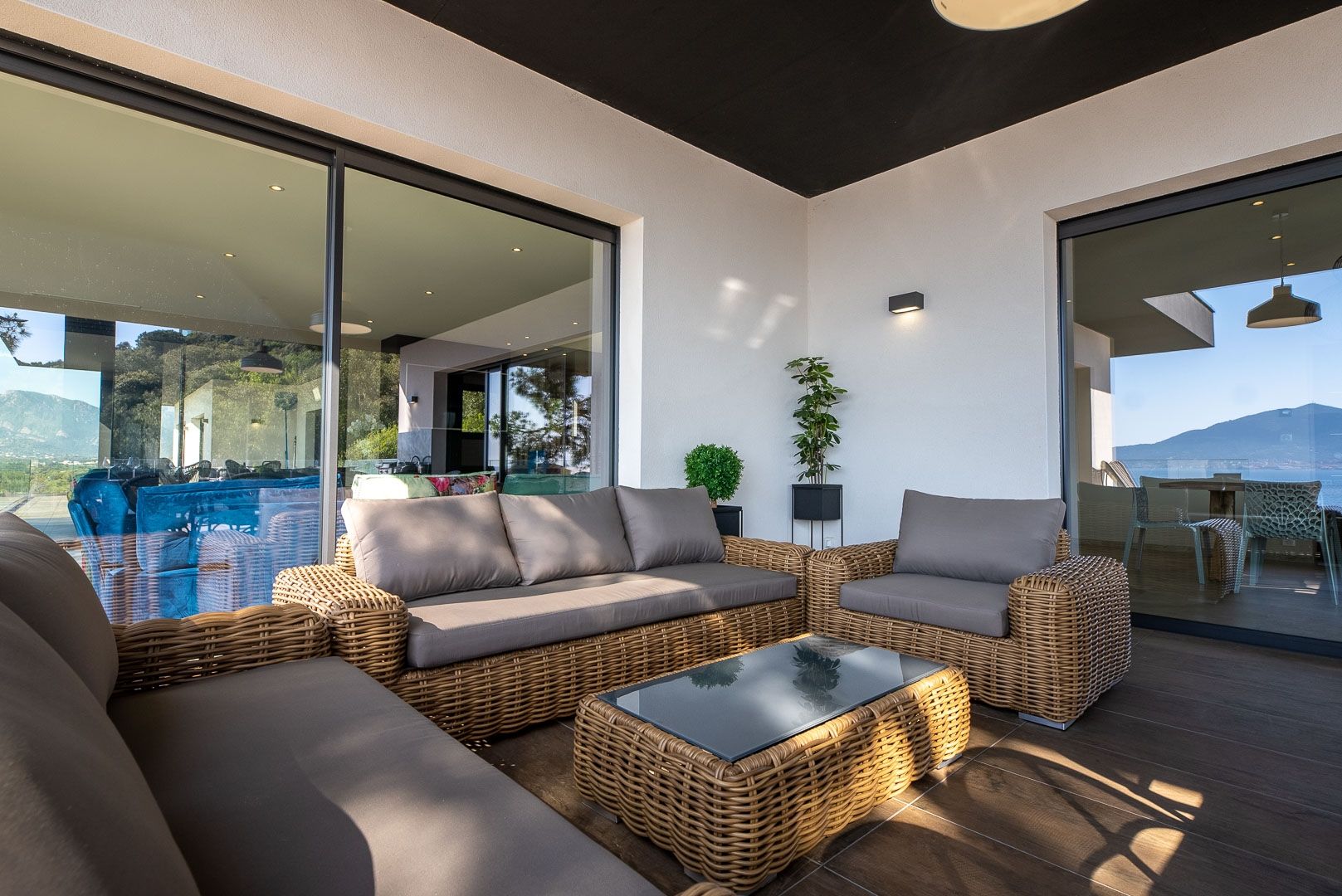 luxury house 11 Rooms for seasonal rent on PORTICCIO (20166)