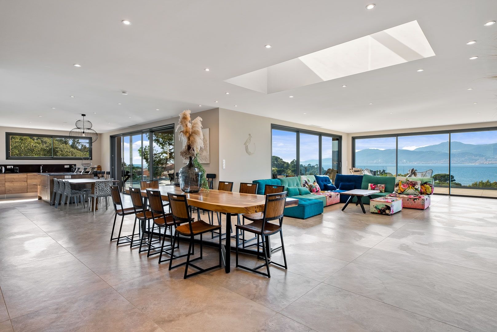 luxury house 11 Rooms for seasonal rent on PORTICCIO (20166)