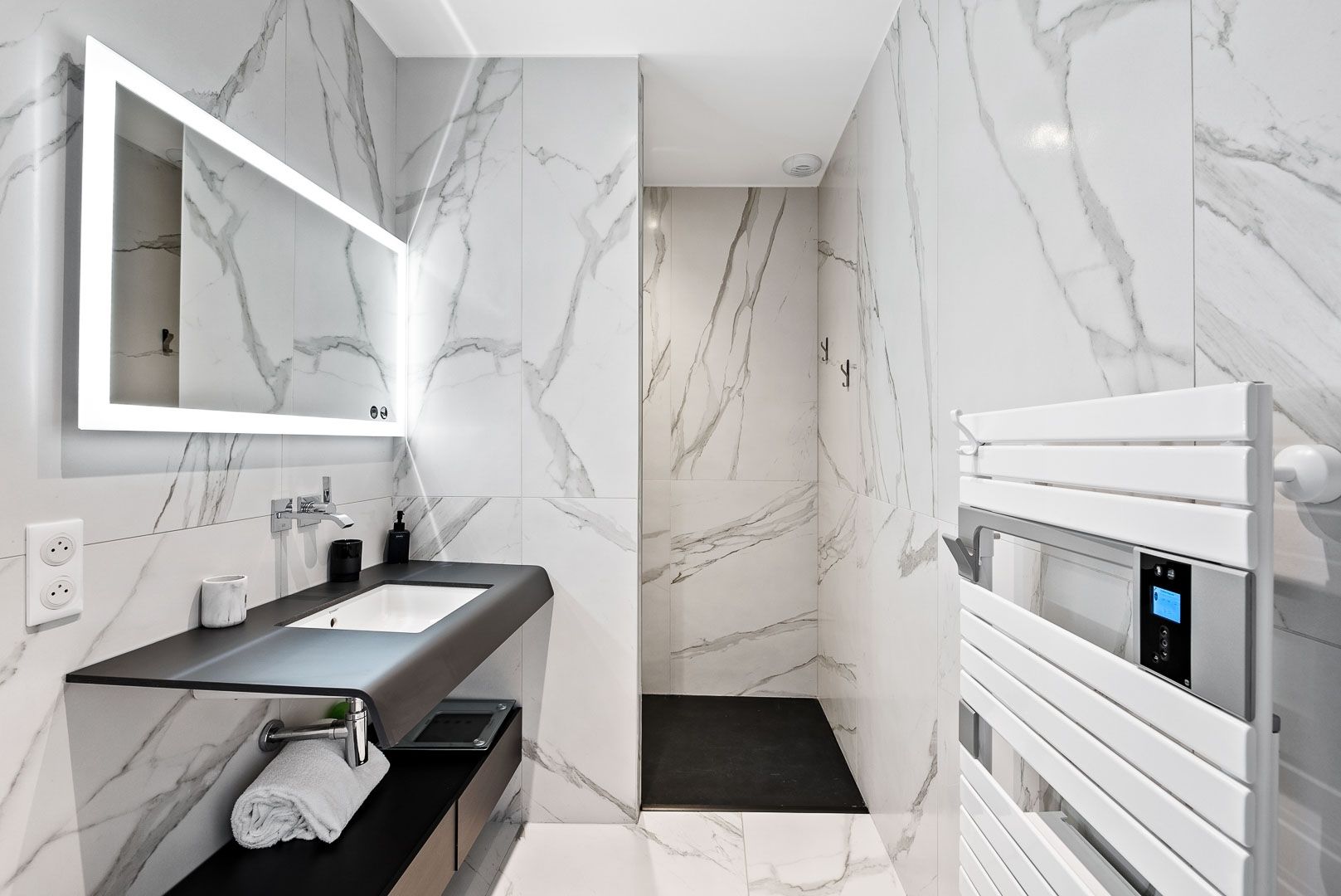 luxury house 11 Rooms for seasonal rent on PORTICCIO (20166)