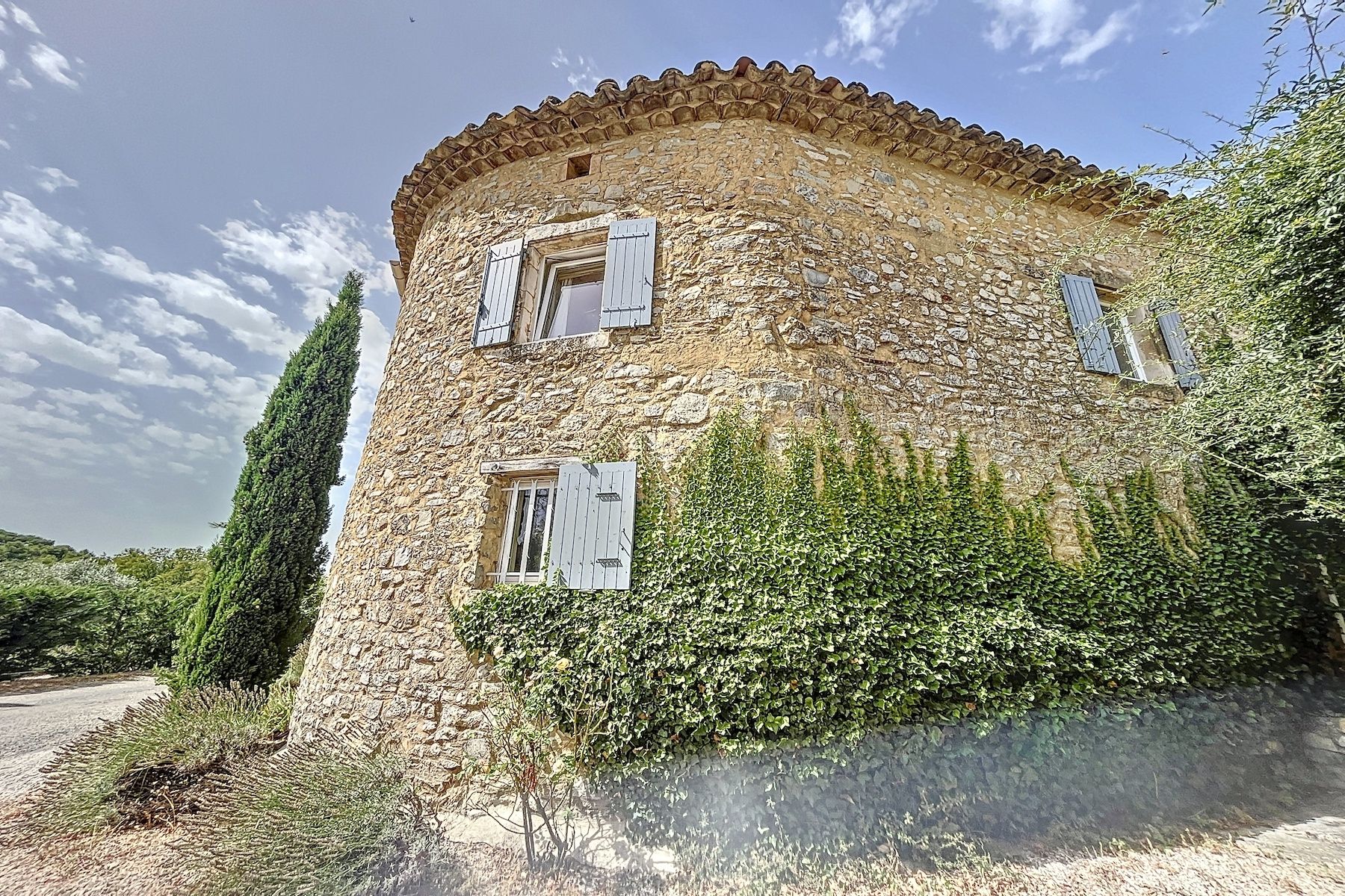 maison de luxe 7 Pièces en vente sur UZES (30700)