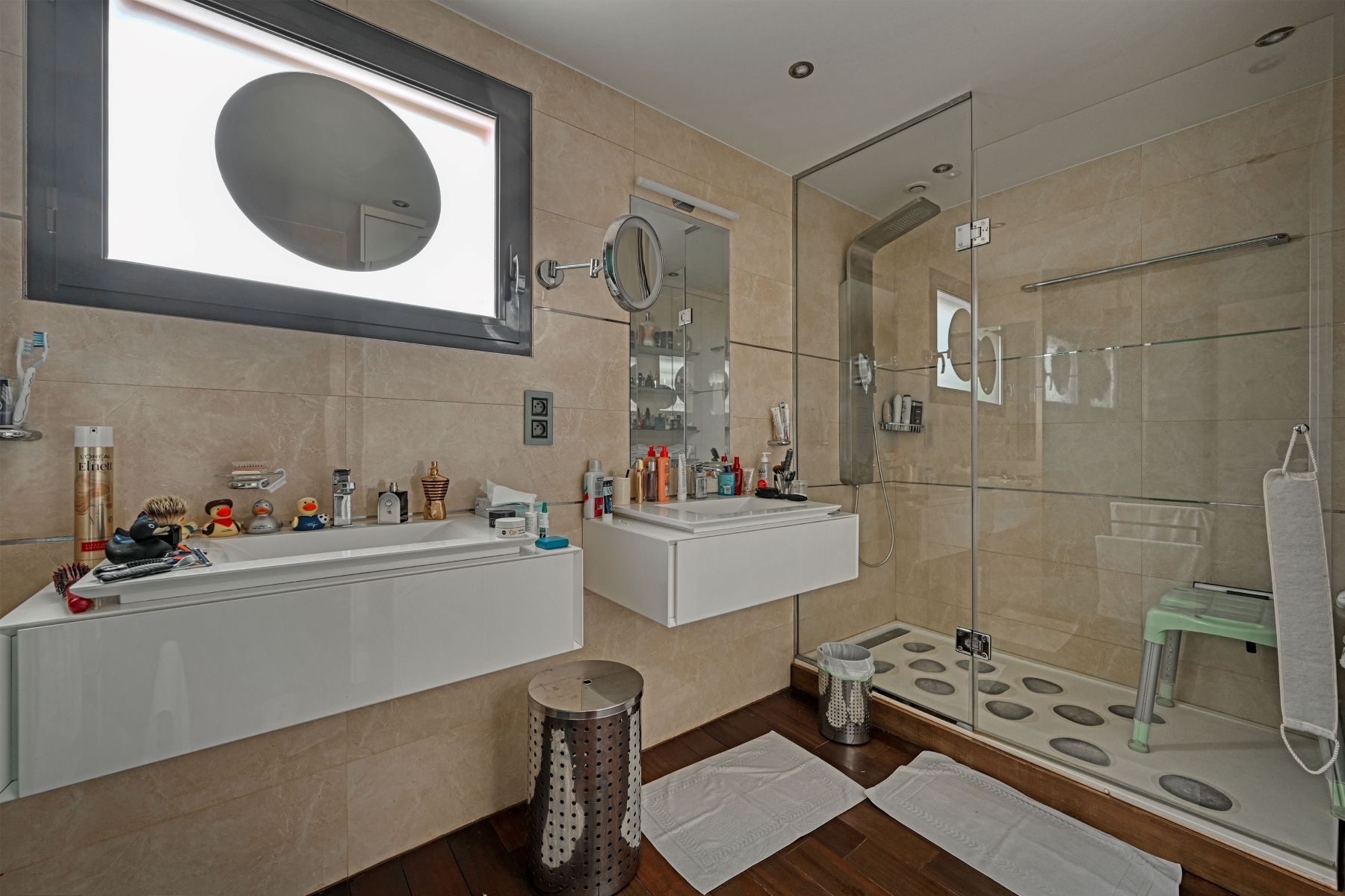 luxury house 5 Rooms for sale on UZES (30700)