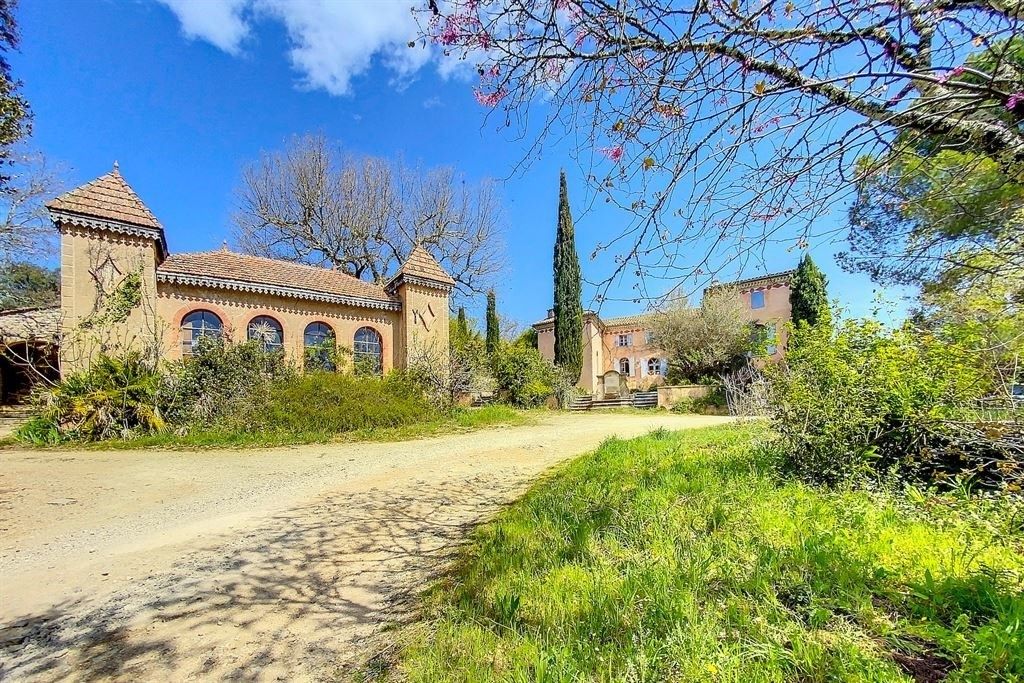 luxury house 15 Rooms for sale on SAUVE (30610)