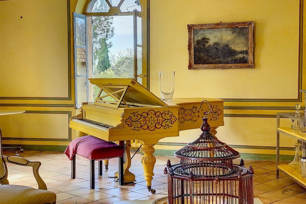 luxury house 15 Rooms for sale on SAUVE (30610)