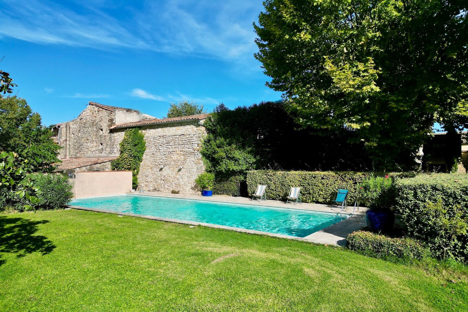 château 15 Pièces en vente sur UZES (30700)