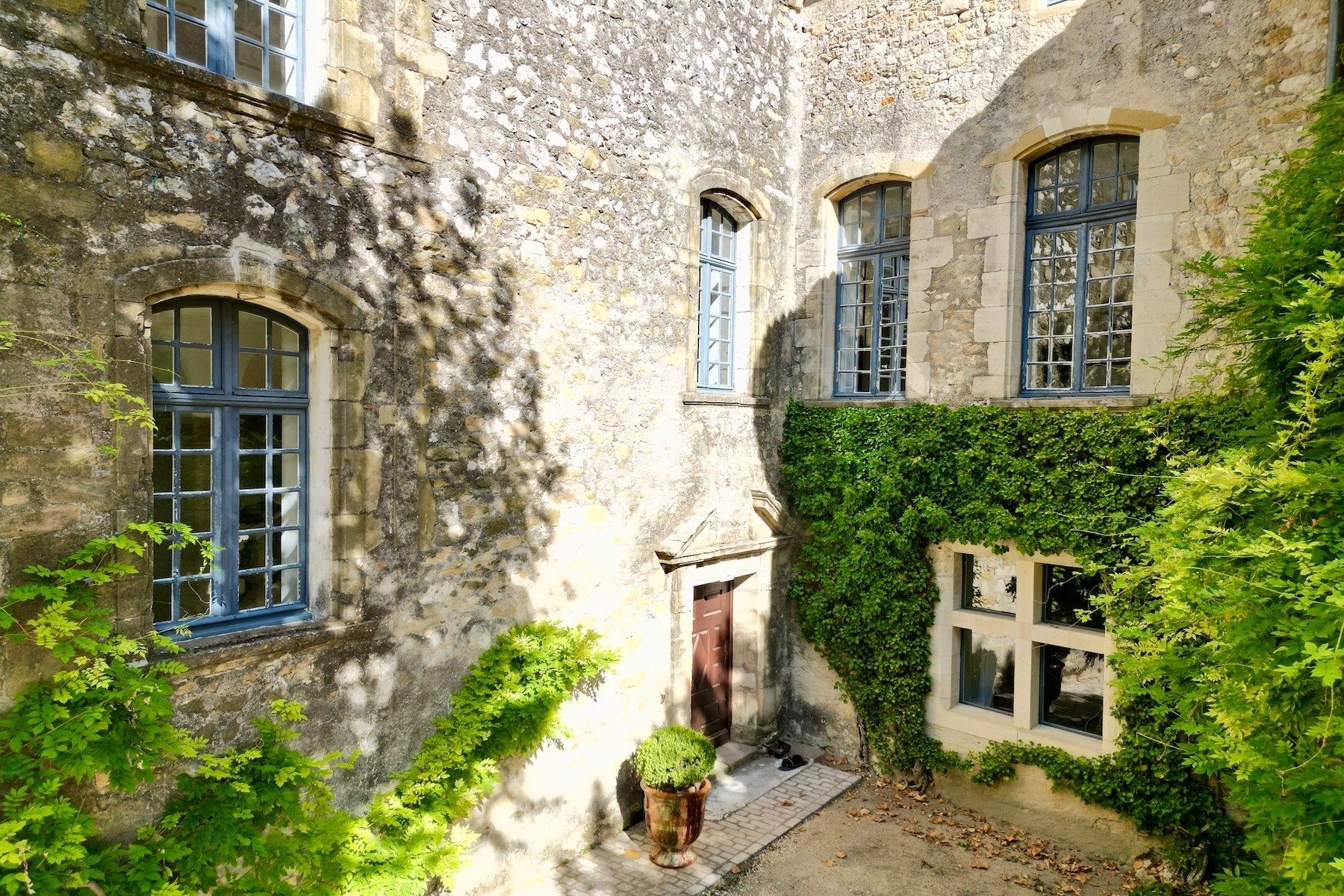château 15 Pièces en vente sur UZES (30700)