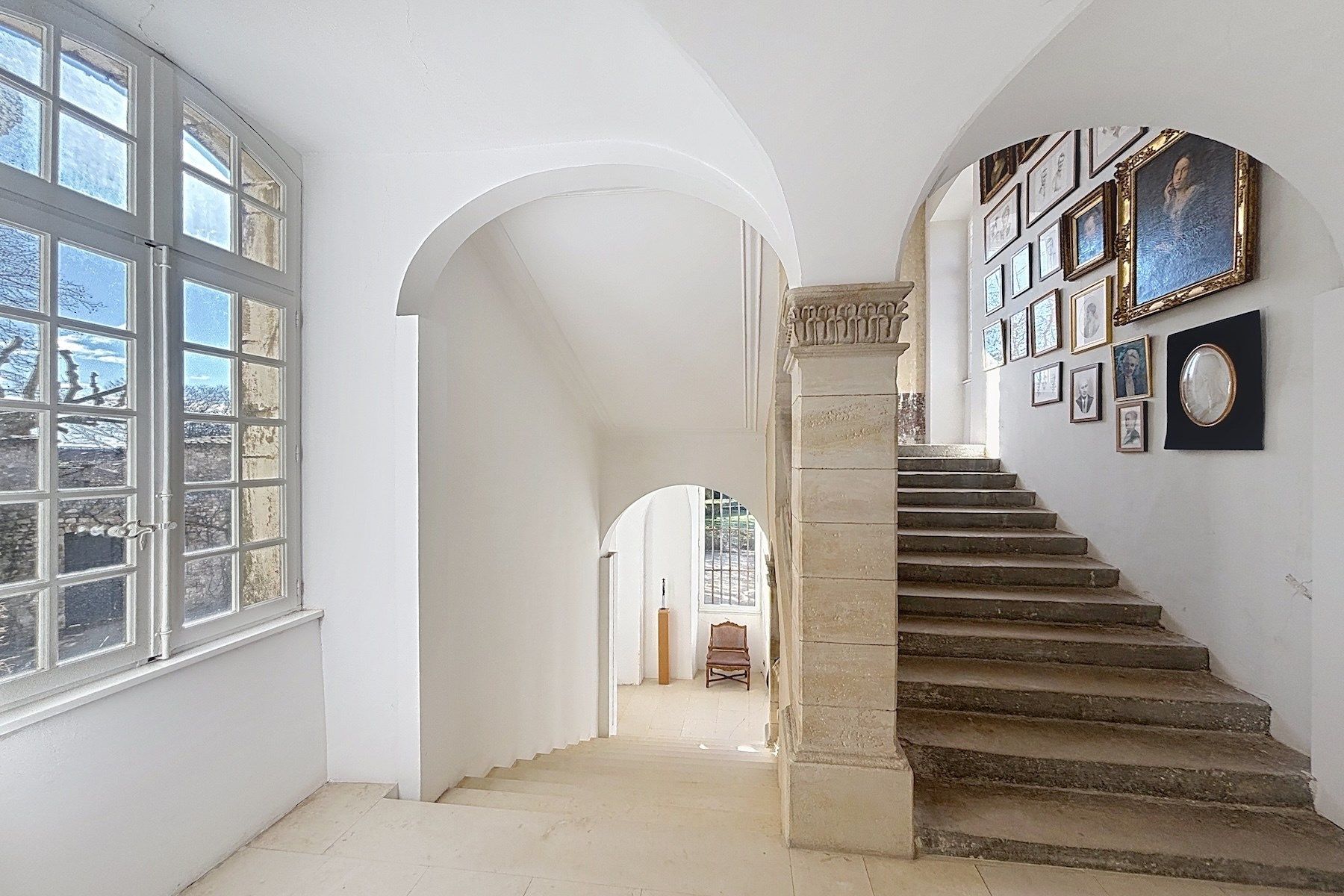 château 15 Pièces en vente sur UZES (30700)