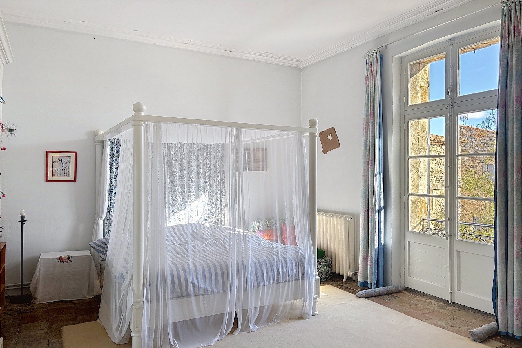 castle 15 Rooms for sale on UZES (30700)