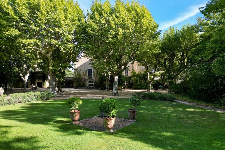 château 15 Pièces en vente sur UZES (30700)