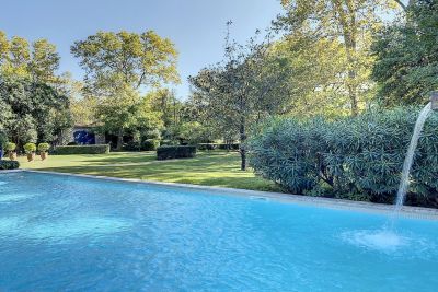 Vente Château Uzès 15&nbsp;Pièces 880&nbsp;m²