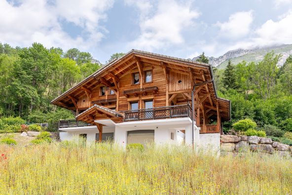 luxury chalet 10 Rooms for sale on ABONDANCE (74360)