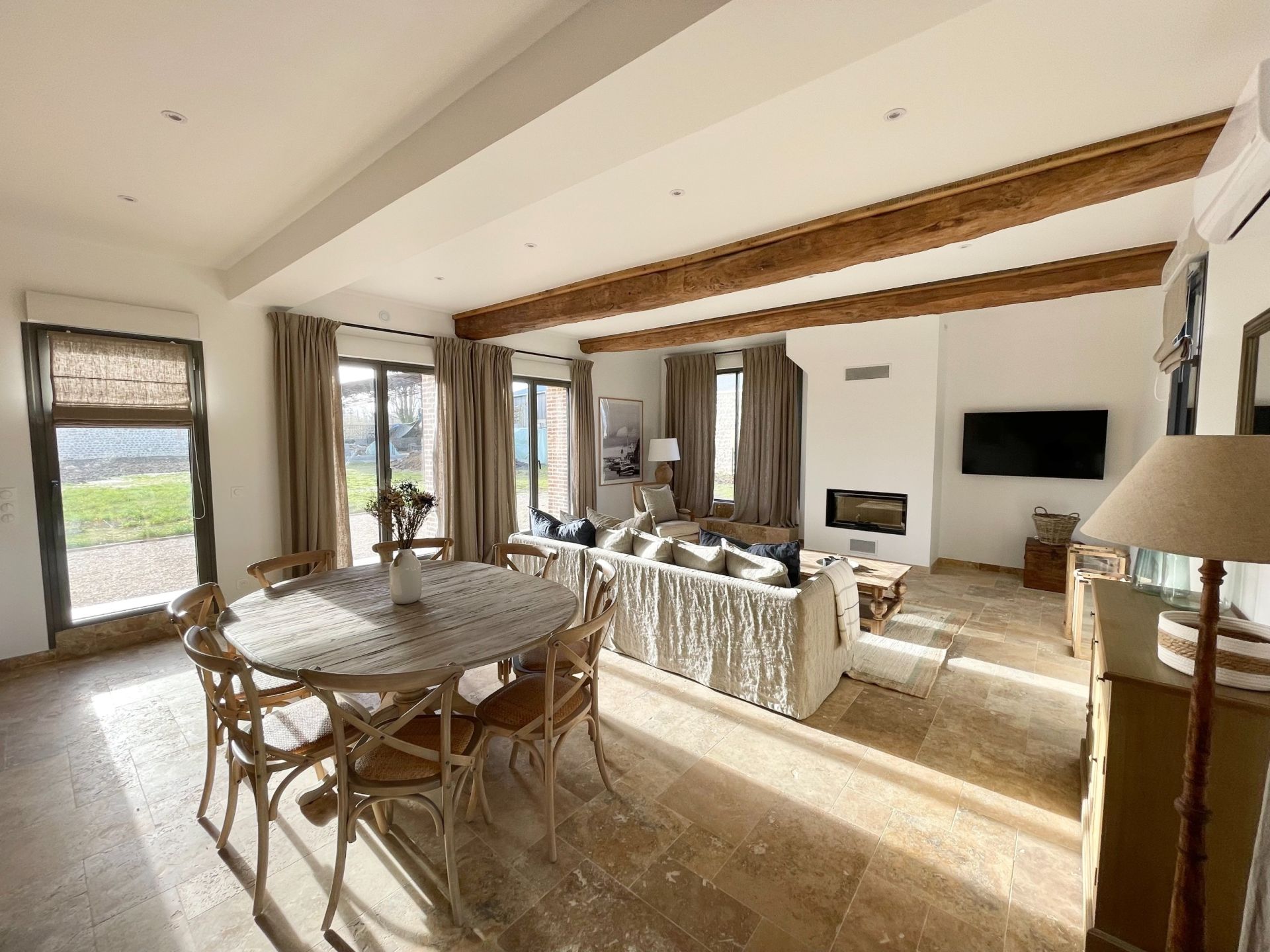 luxury house 6 Rooms for seasonal rent on CRICQUEBOEUF (14113)