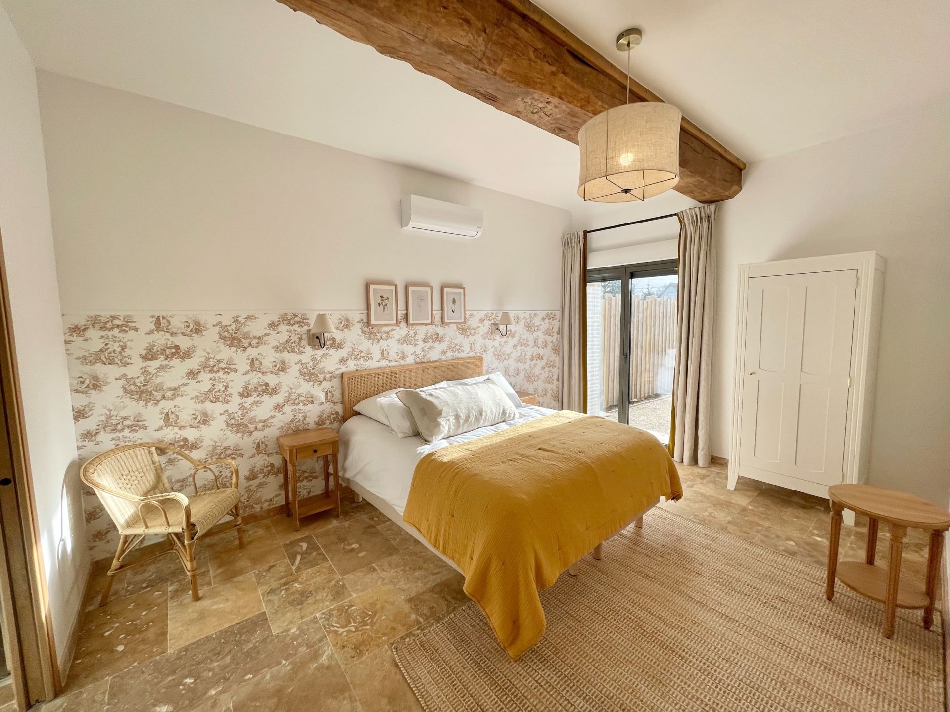 luxury house 6 Rooms for seasonal rent on CRICQUEBOEUF (14113)