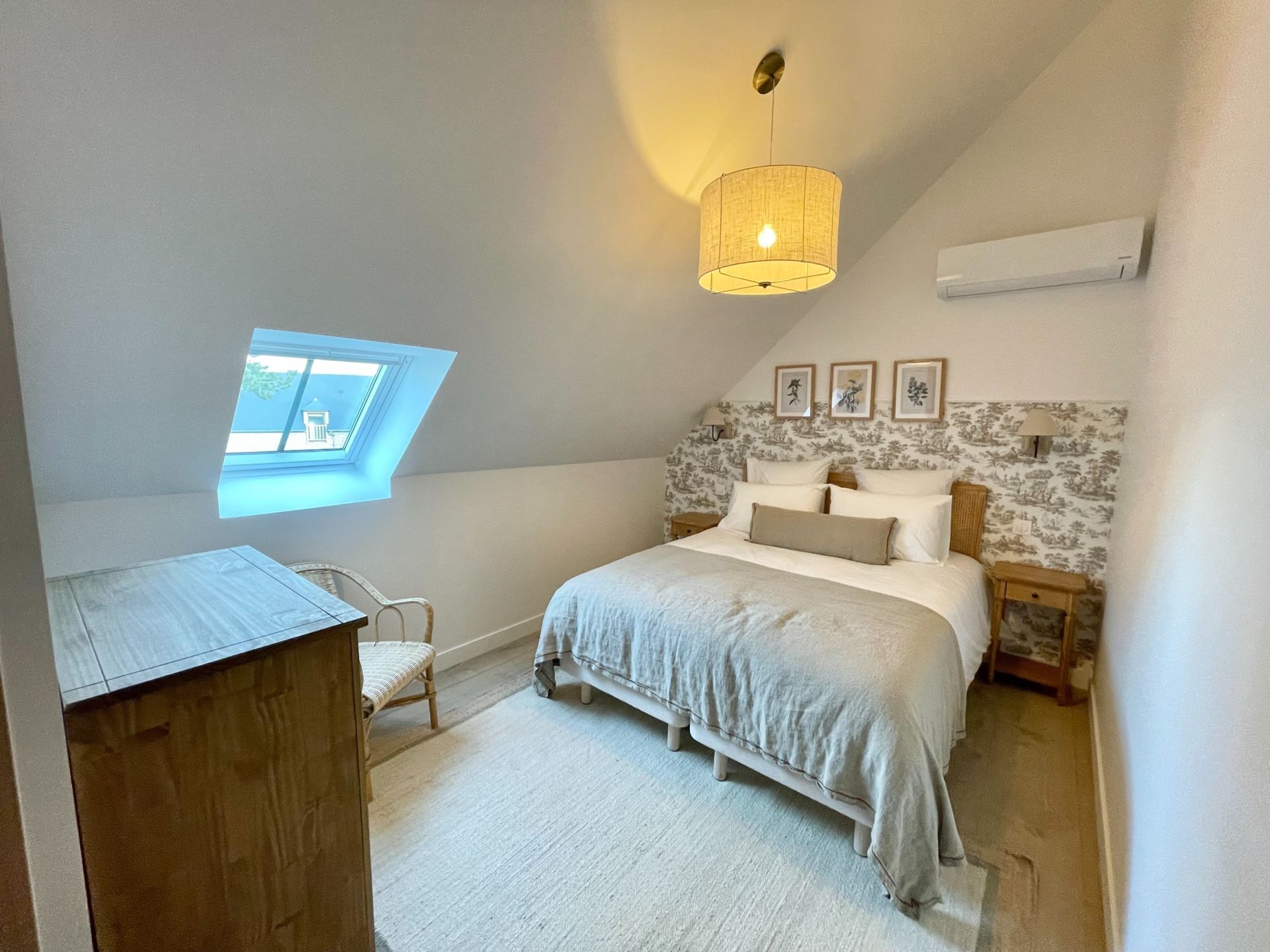 luxury house 6 Rooms for seasonal rent on CRICQUEBOEUF (14113)