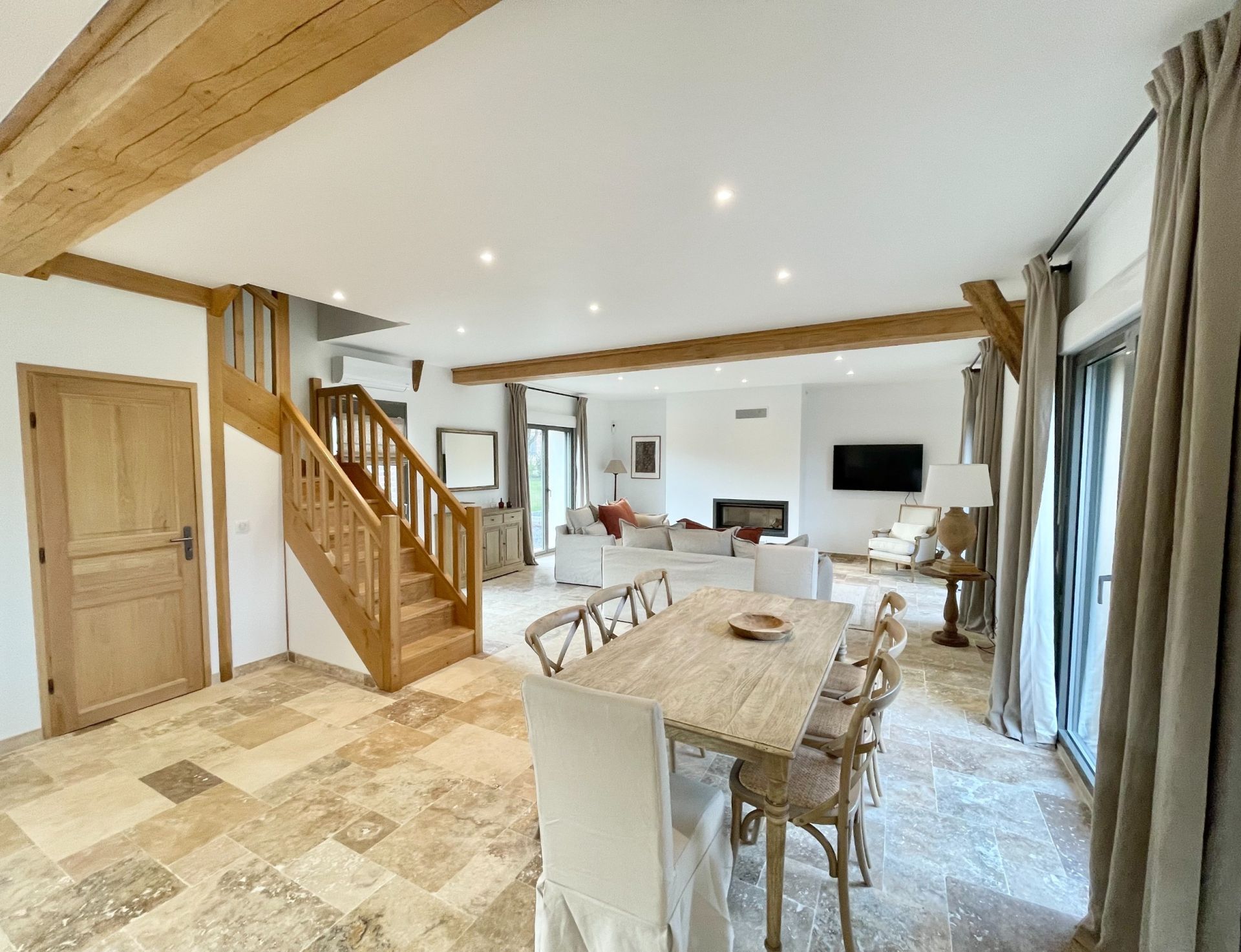luxury house 6 Rooms for seasonal rent on CRICQUEBOEUF (14113)