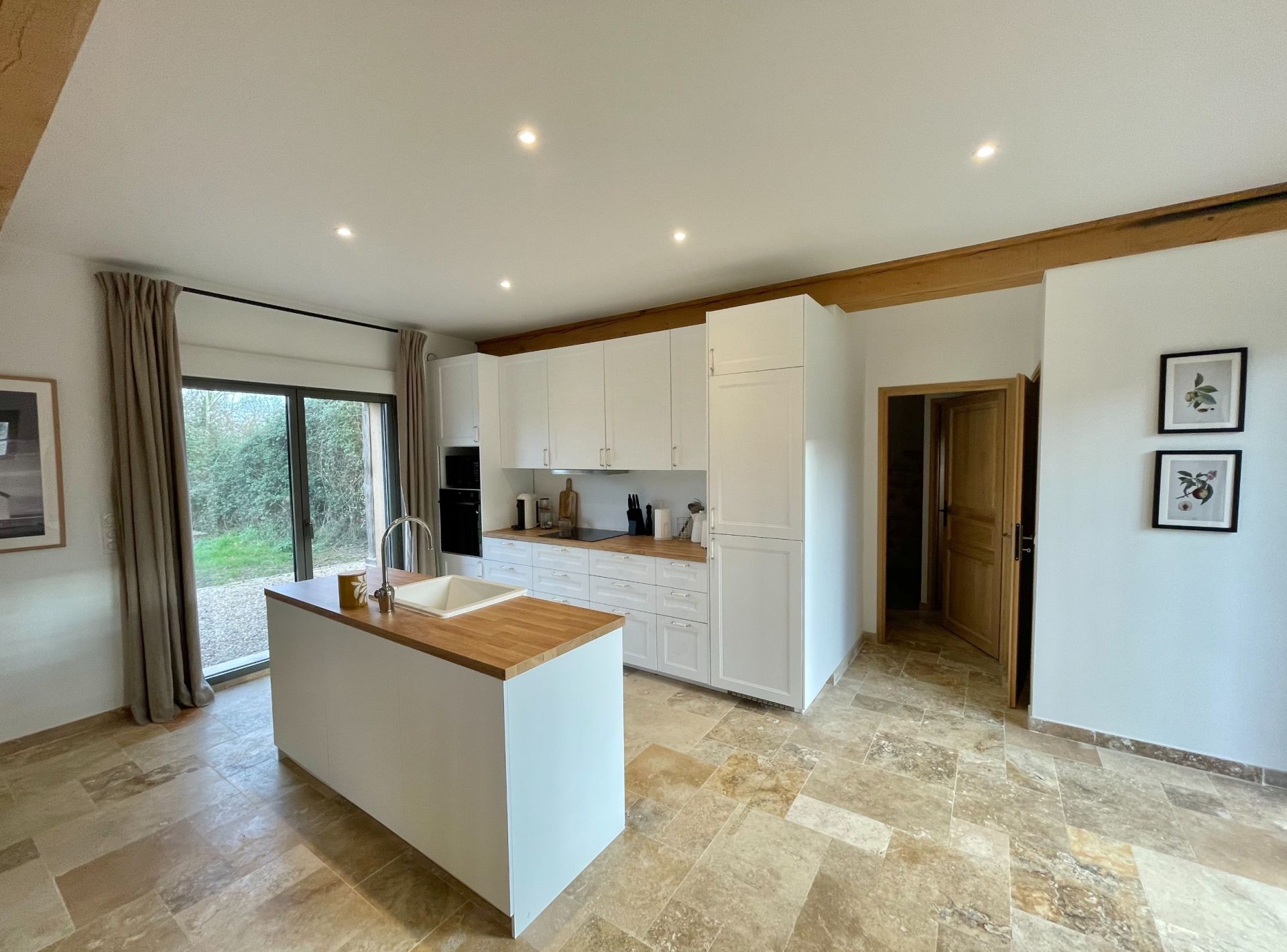 luxury house 6 Rooms for seasonal rent on CRICQUEBOEUF (14113)