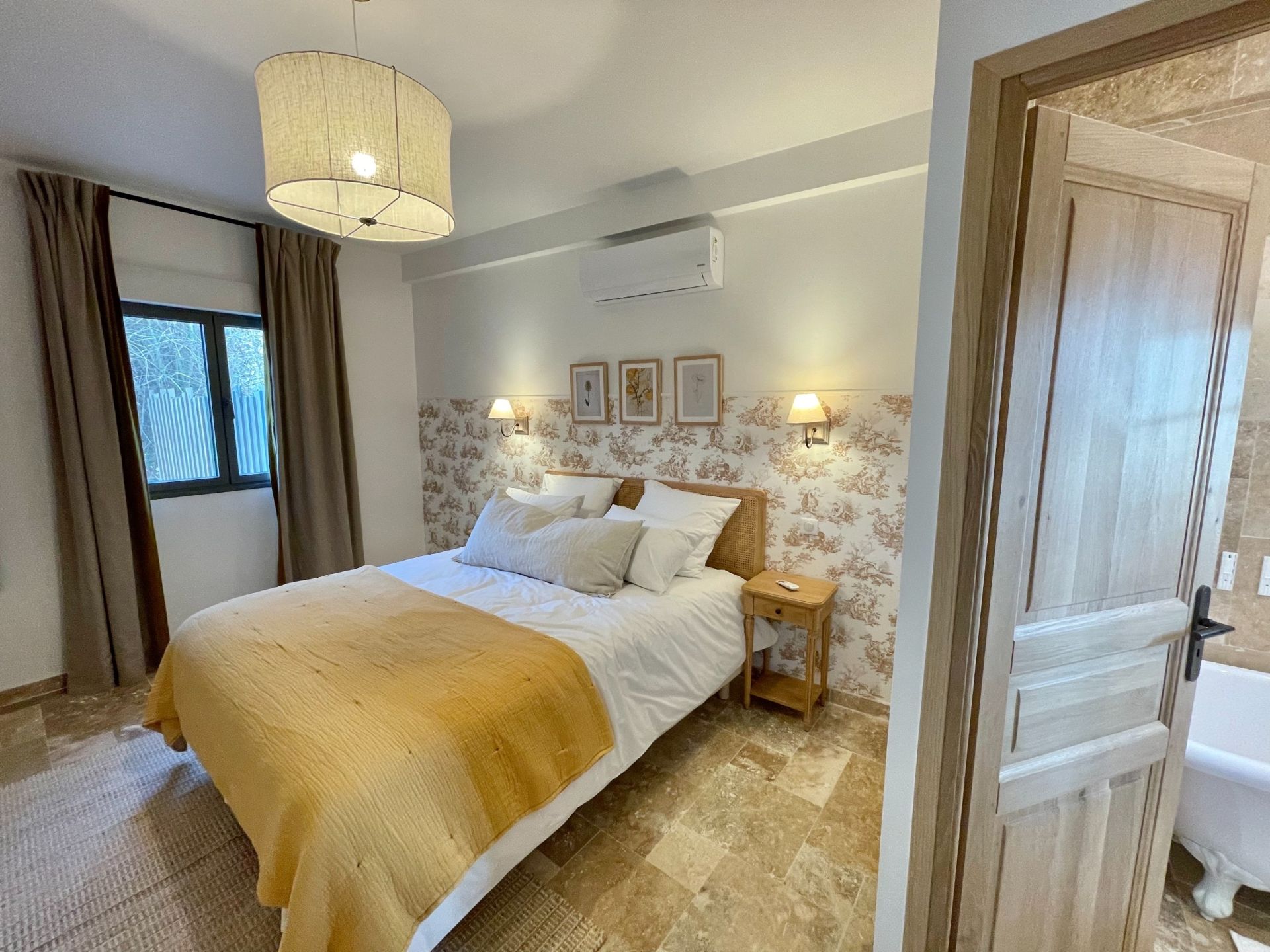 luxury house 6 Rooms for seasonal rent on CRICQUEBOEUF (14113)