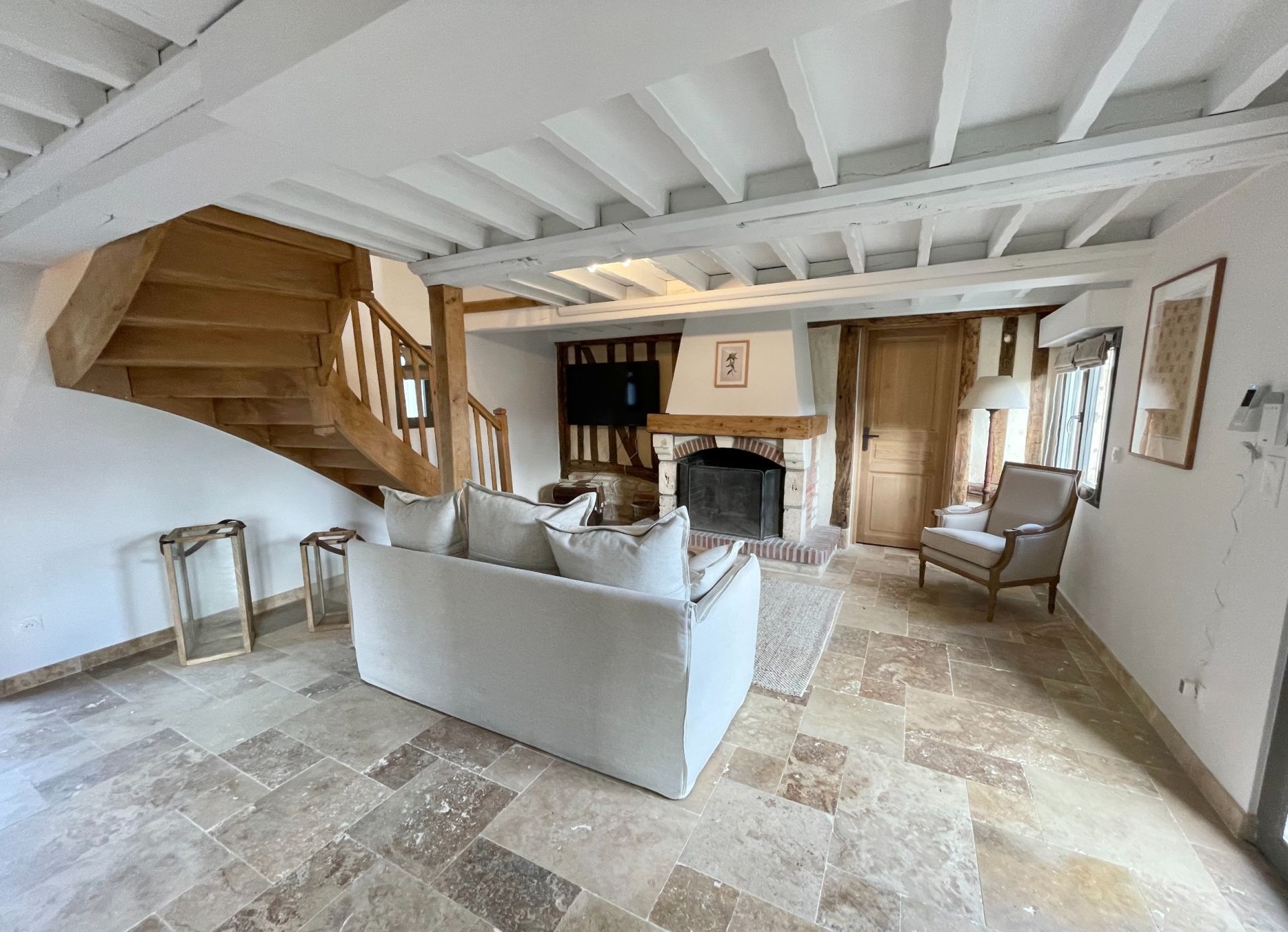 luxury house 6 Rooms for seasonal rent on CRICQUEBOEUF (14113)