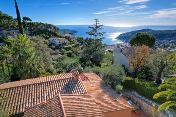 luxury provencale house 7 Rooms for sale on VILLEFRANCHE SUR MER (06230)