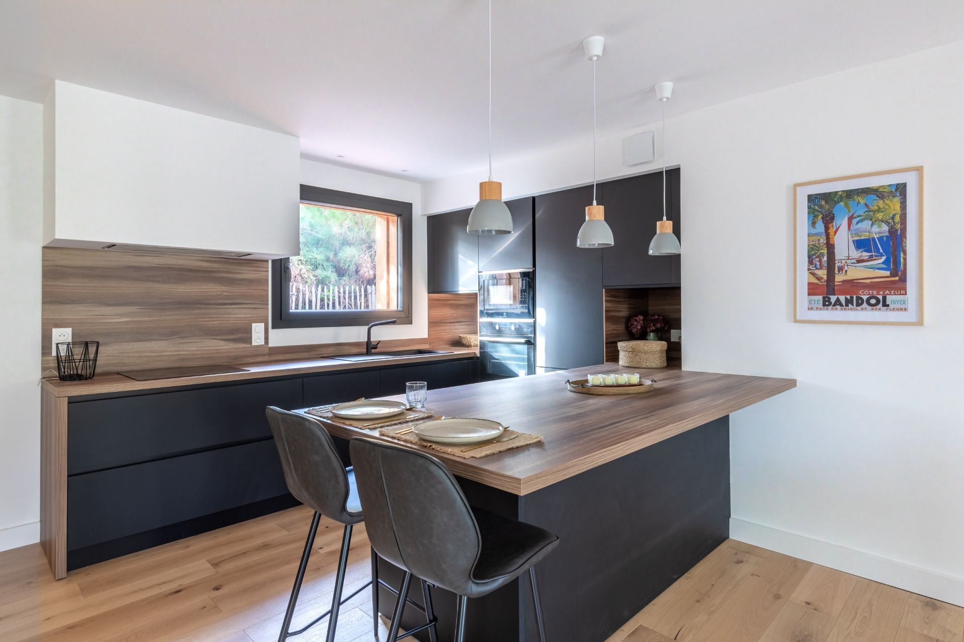 luxury house 4 Rooms for sale on CAP FERRET (33970)