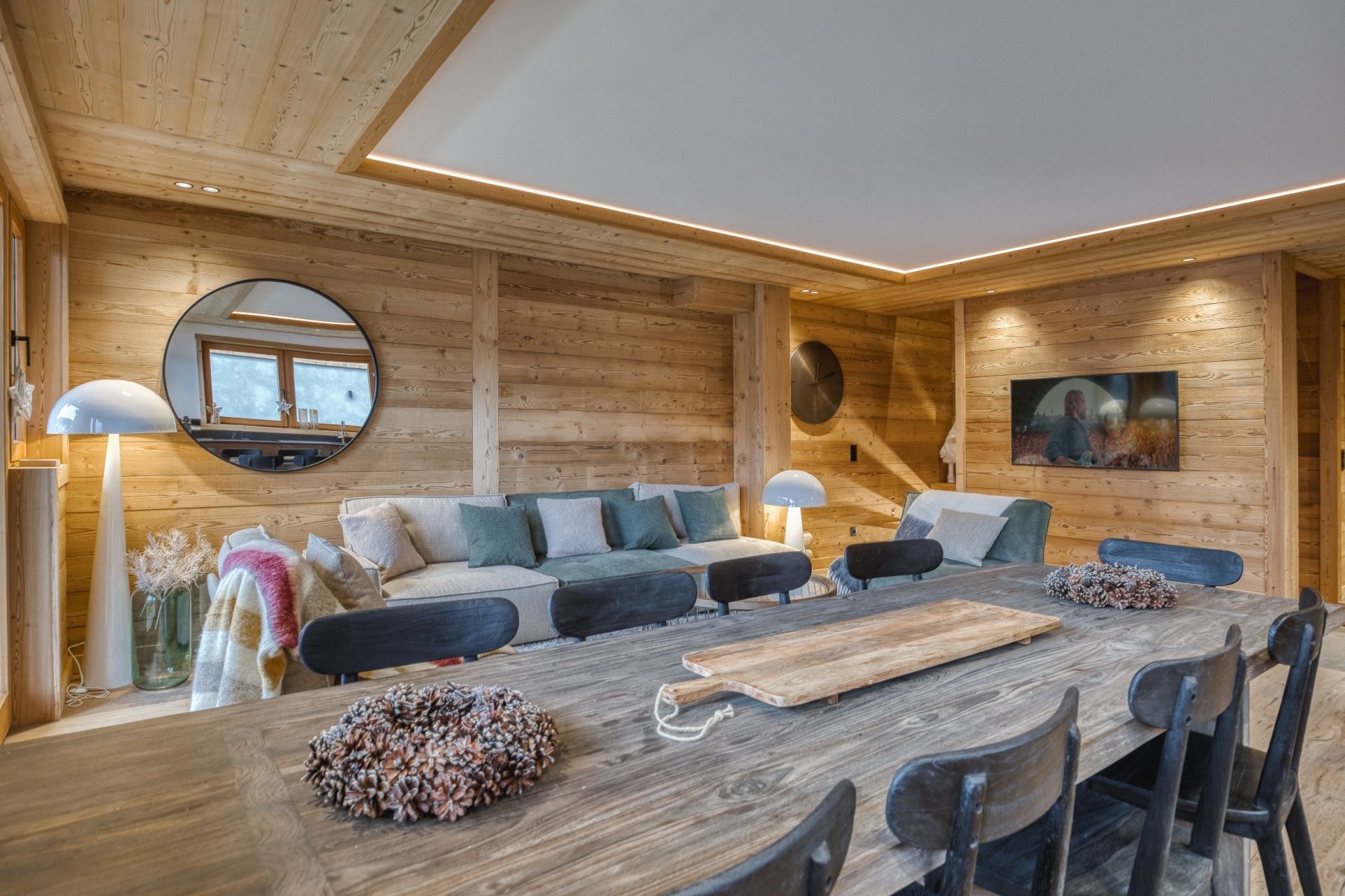 luxury chalet 8 Rooms for seasonal rent on MEGEVE (74120)