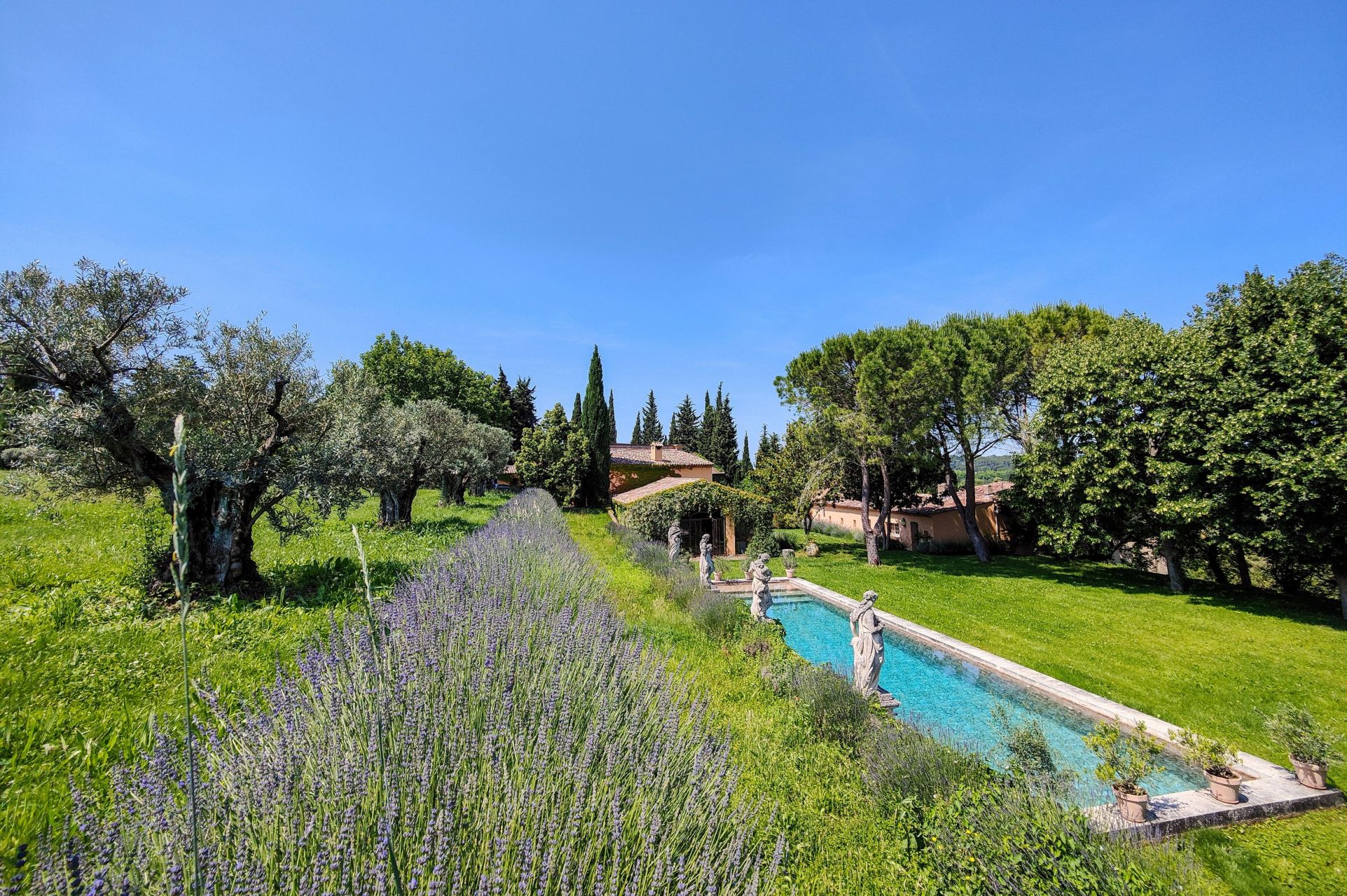 luxury house 15 Rooms for seasonal rent on AIX EN PROVENCE (13100)