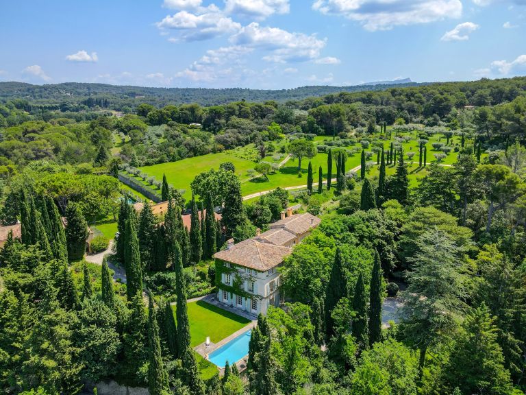 luxury house 15 Rooms for seasonal rent on AIX EN PROVENCE (13100)