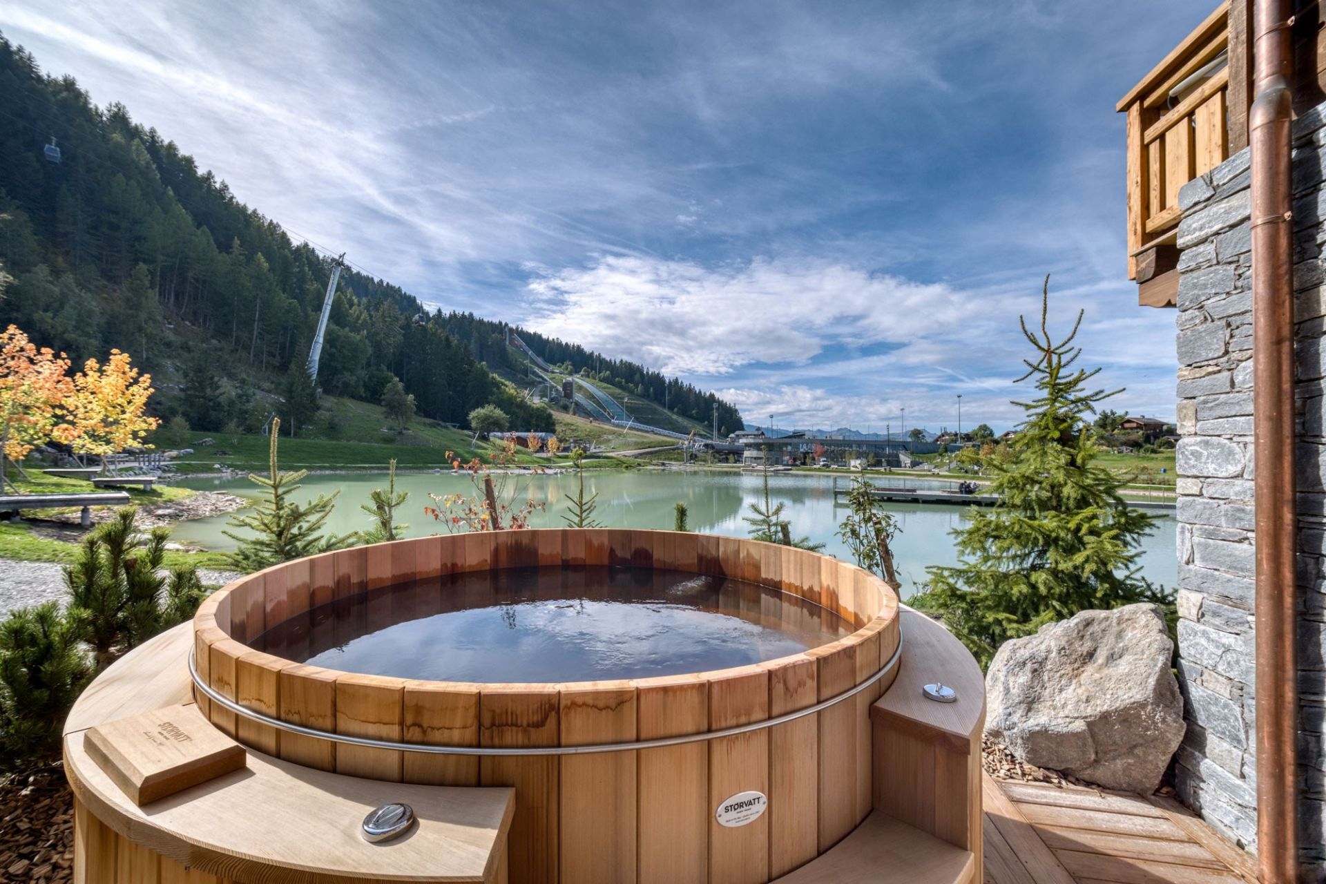 luxury chalet 9 Rooms for seasonal rent on COURCHEVEL (73120)