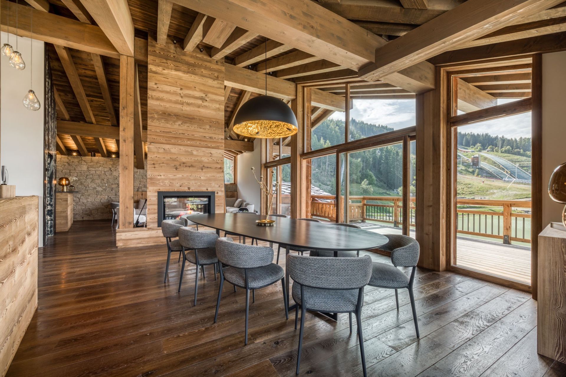luxury chalet 9 Rooms for seasonal rent on COURCHEVEL (73120)