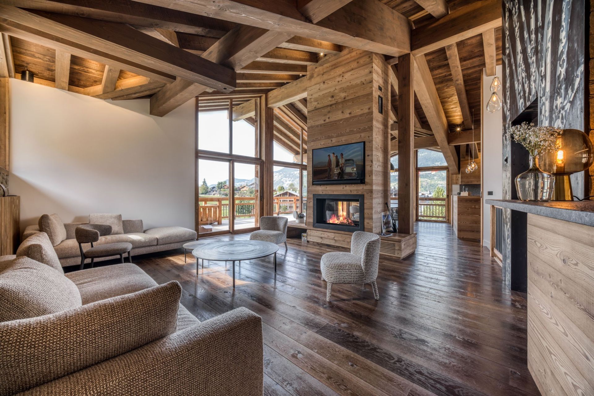 luxury chalet 9 Rooms for seasonal rent on COURCHEVEL (73120)