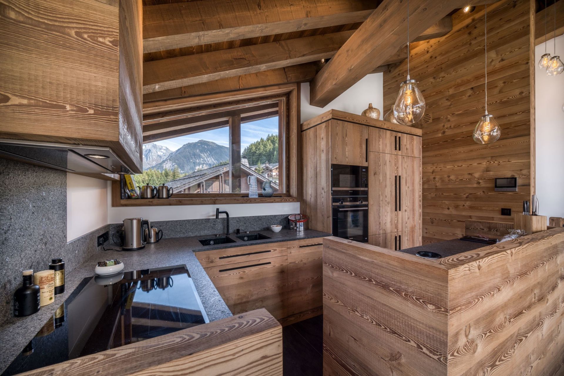 chalet de luxe 9 Pièces en location saisonnière sur COURCHEVEL (73120)