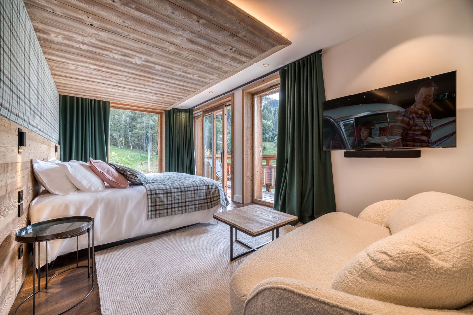 luxury chalet 9 Rooms for seasonal rent on COURCHEVEL (73120)