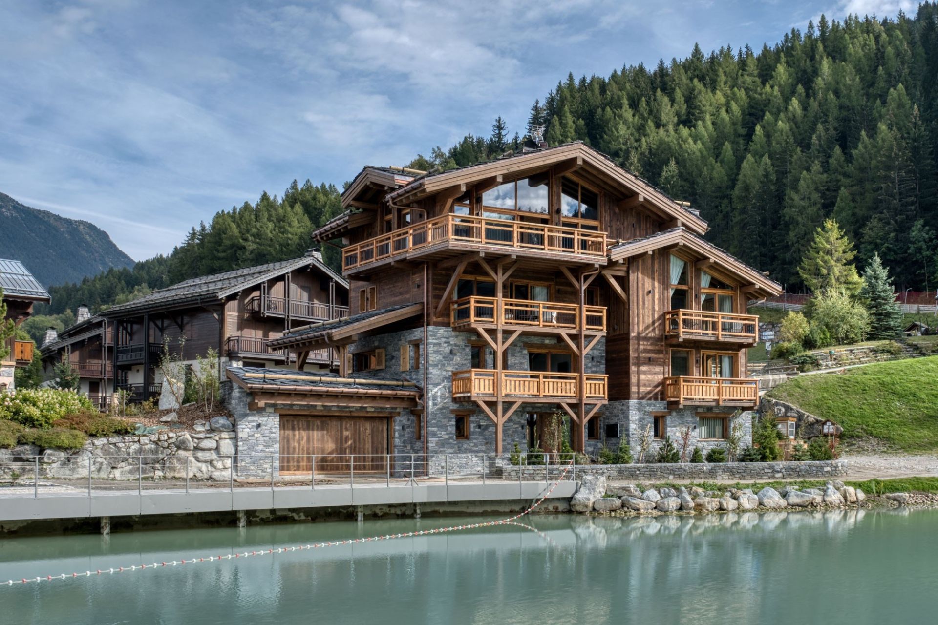 luxury chalet 9 Rooms for seasonal rent on COURCHEVEL (73120)