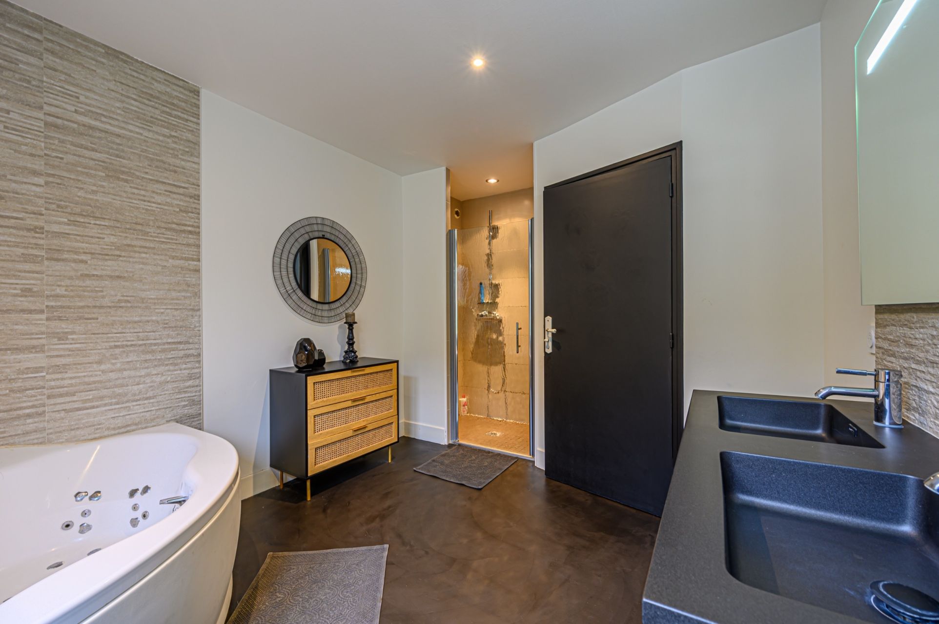 luxury house 5 Rooms for seasonal rent on VANNES (56000)