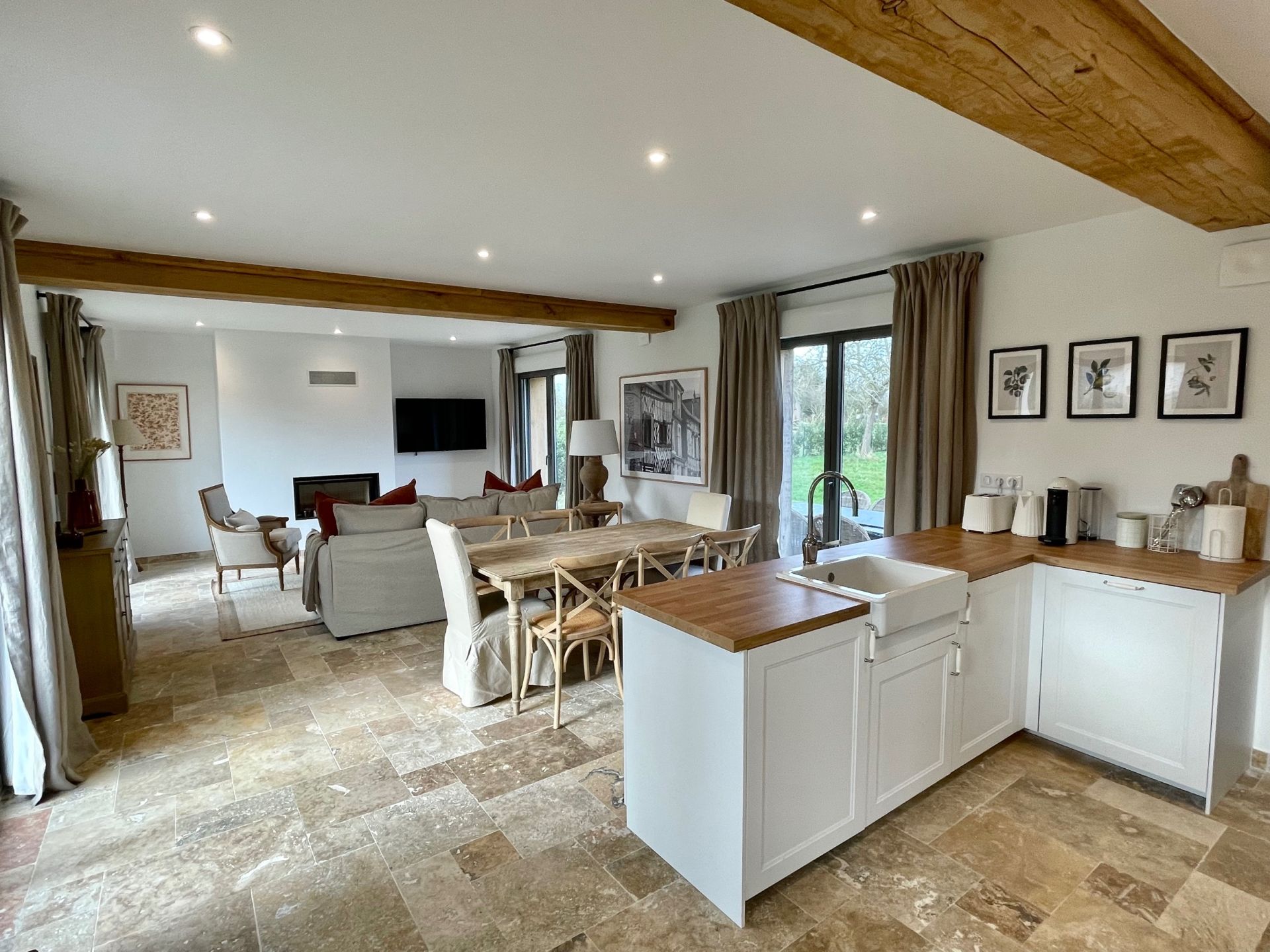 luxury house 5 Rooms for seasonal rent on CRICQUEBOEUF (14113)