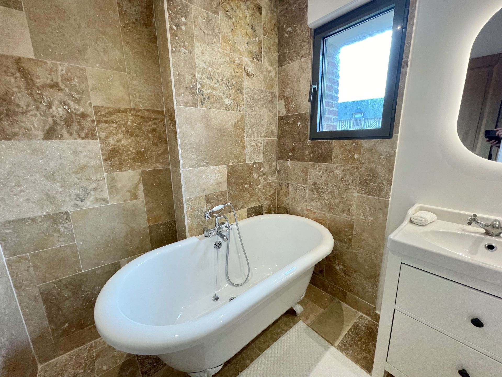 luxury house 5 Rooms for seasonal rent on CRICQUEBOEUF (14113)