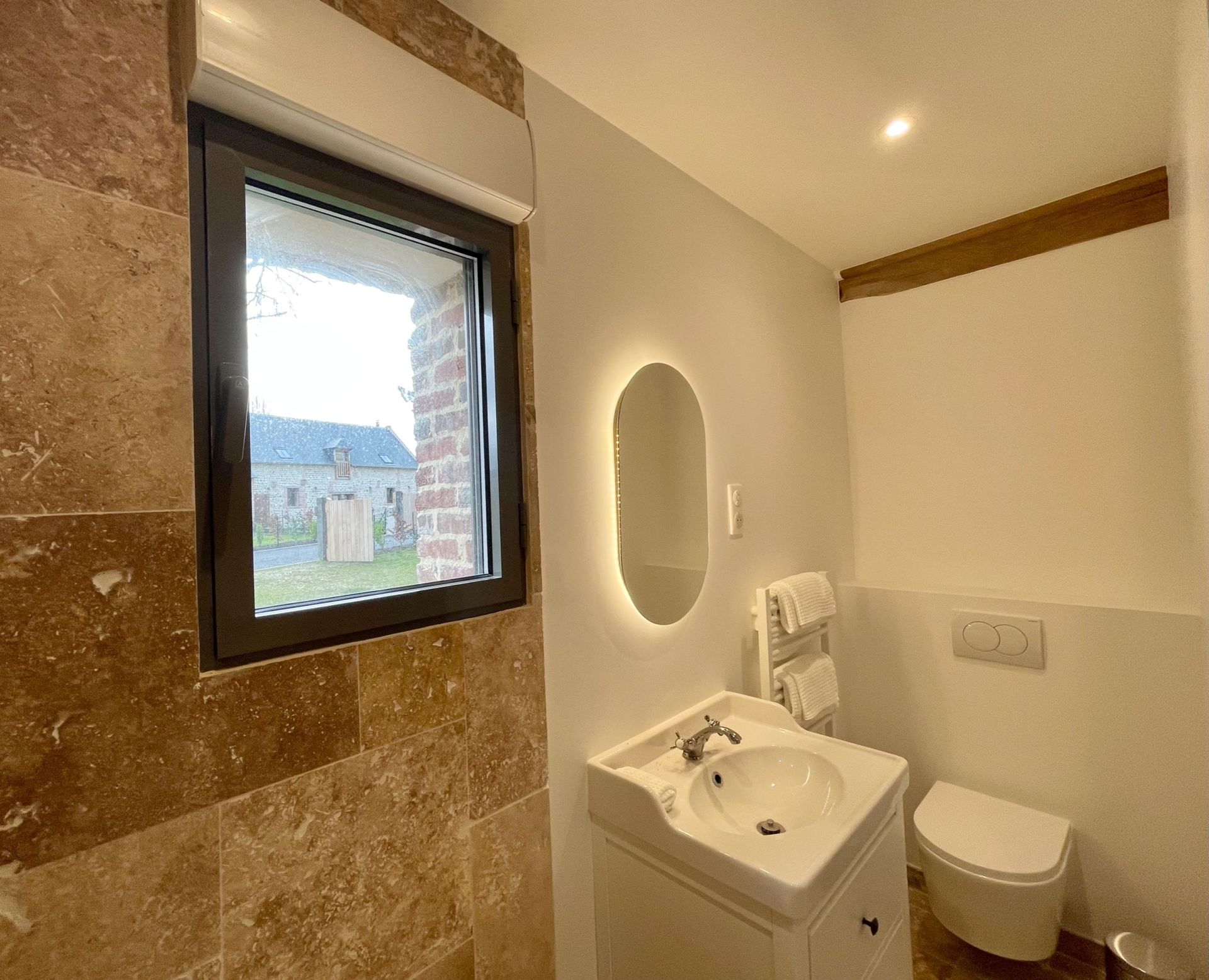 luxury house 5 Rooms for seasonal rent on CRICQUEBOEUF (14113)