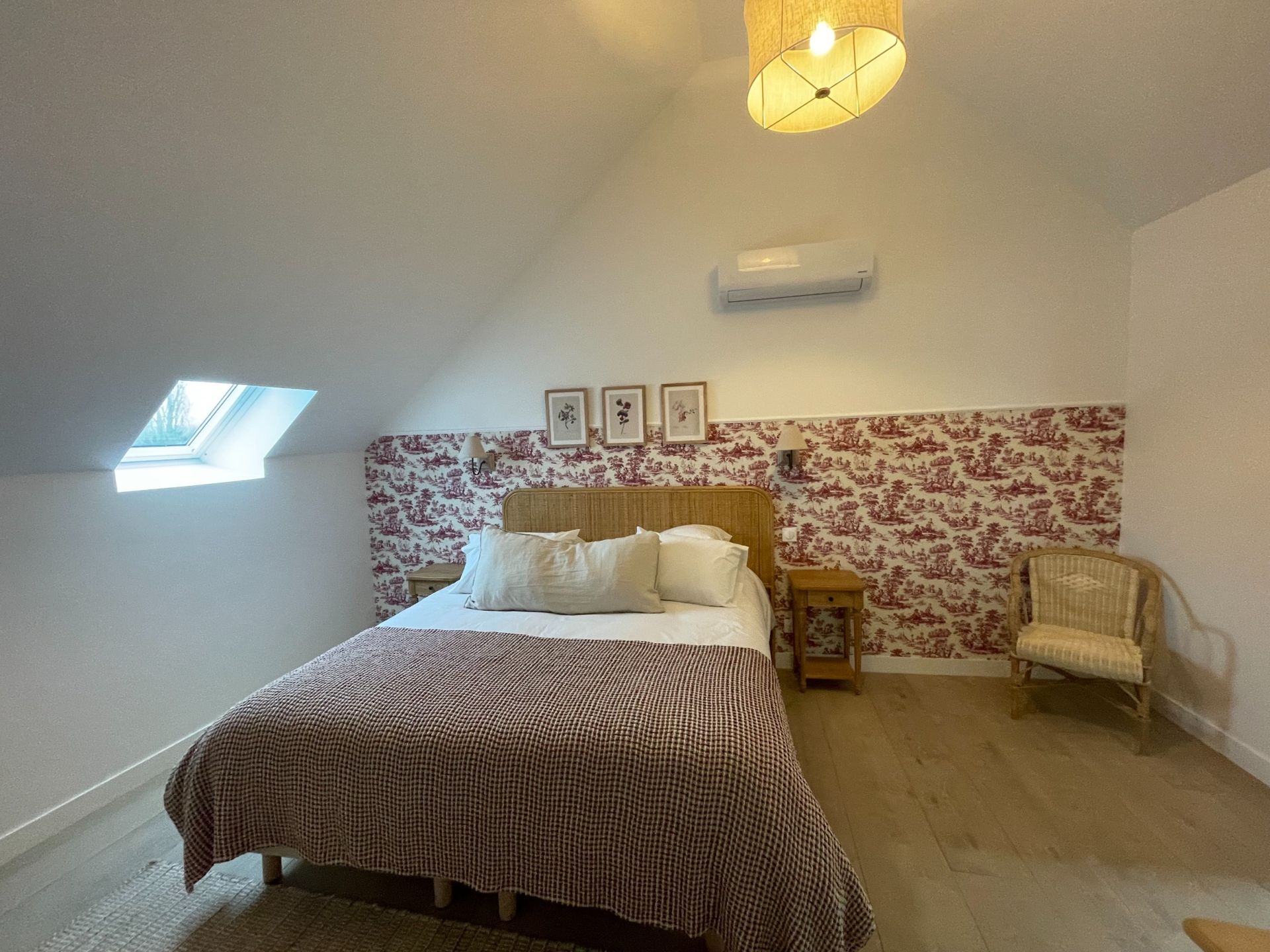 luxury house 5 Rooms for seasonal rent on CRICQUEBOEUF (14113)