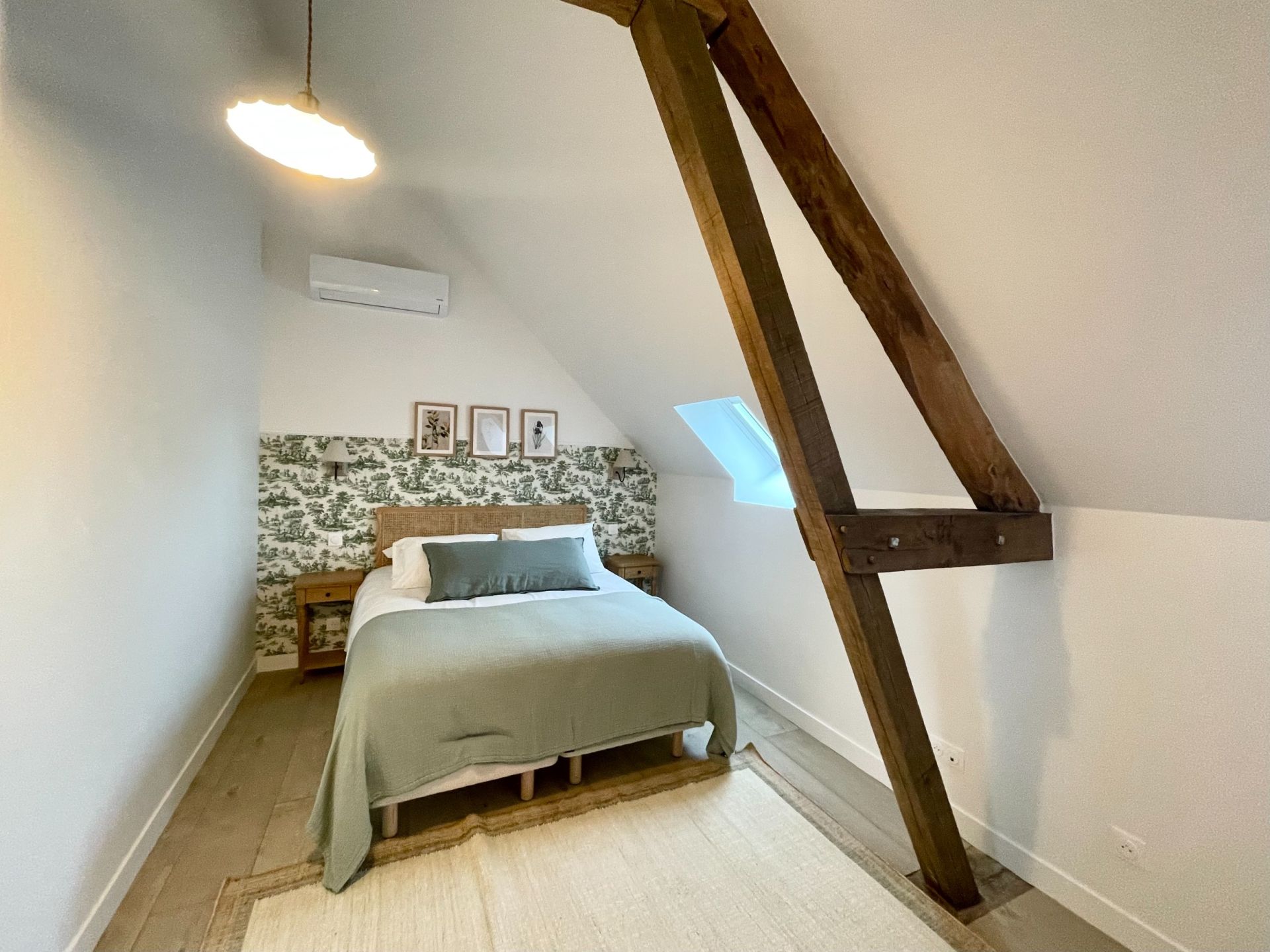 luxury house 5 Rooms for seasonal rent on CRICQUEBOEUF (14113)