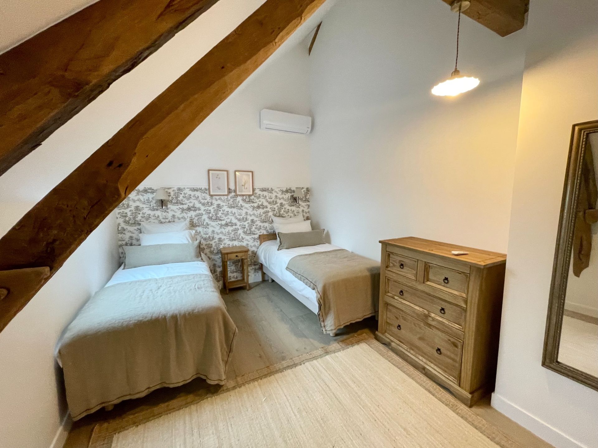 luxury house 5 Rooms for seasonal rent on CRICQUEBOEUF (14113)