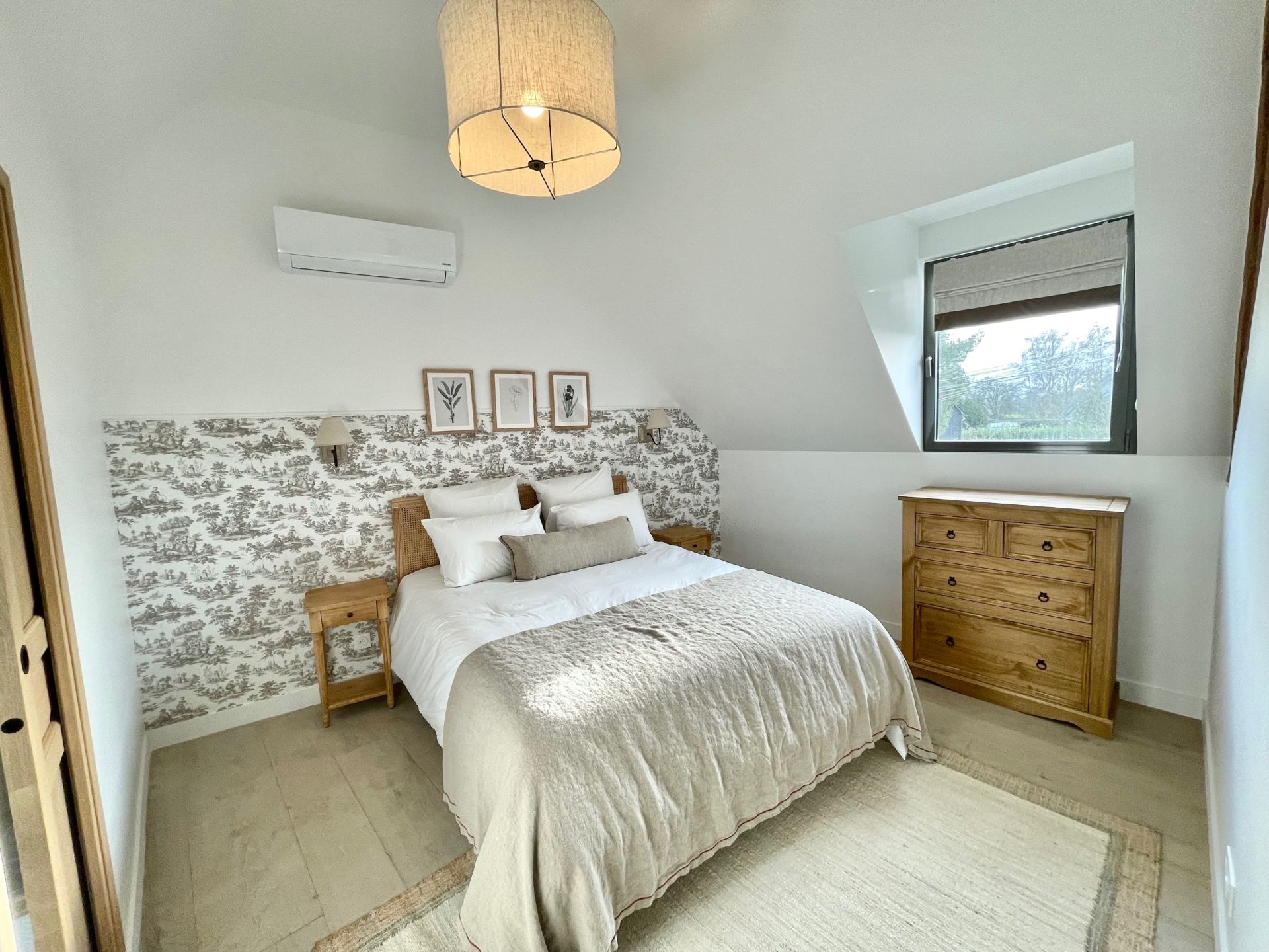 luxury house 5 Rooms for seasonal rent on CRICQUEBOEUF (14113)