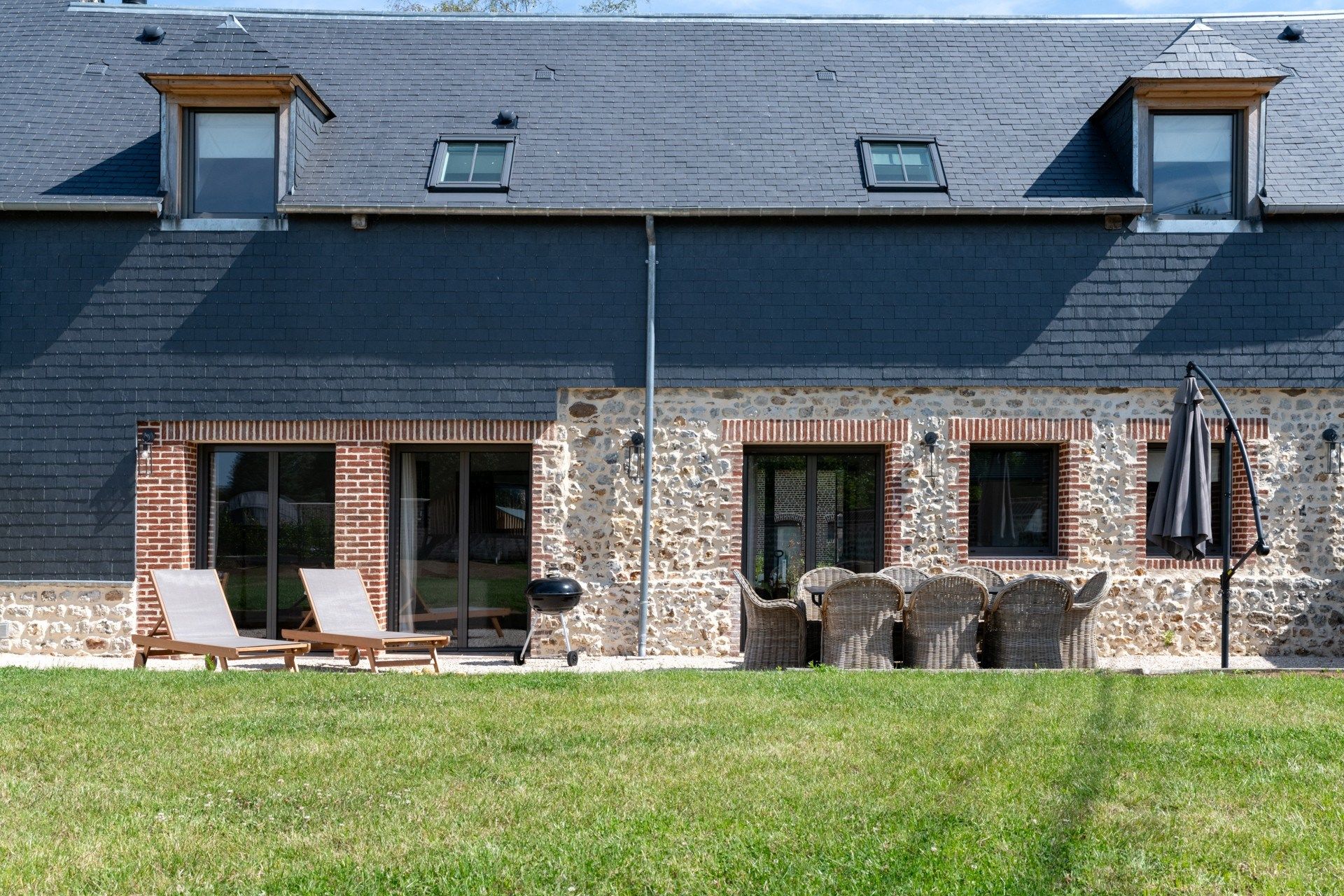 luxury house 32 Rooms for seasonal rent on CRICQUEBOEUF (14113)