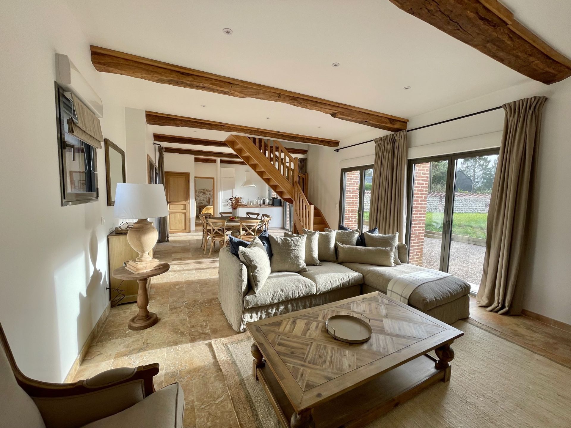 luxury house 32 Rooms for seasonal rent on CRICQUEBOEUF (14113)