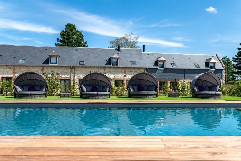 luxury house 32 Rooms for seasonal rent on CRICQUEBOEUF (14113)