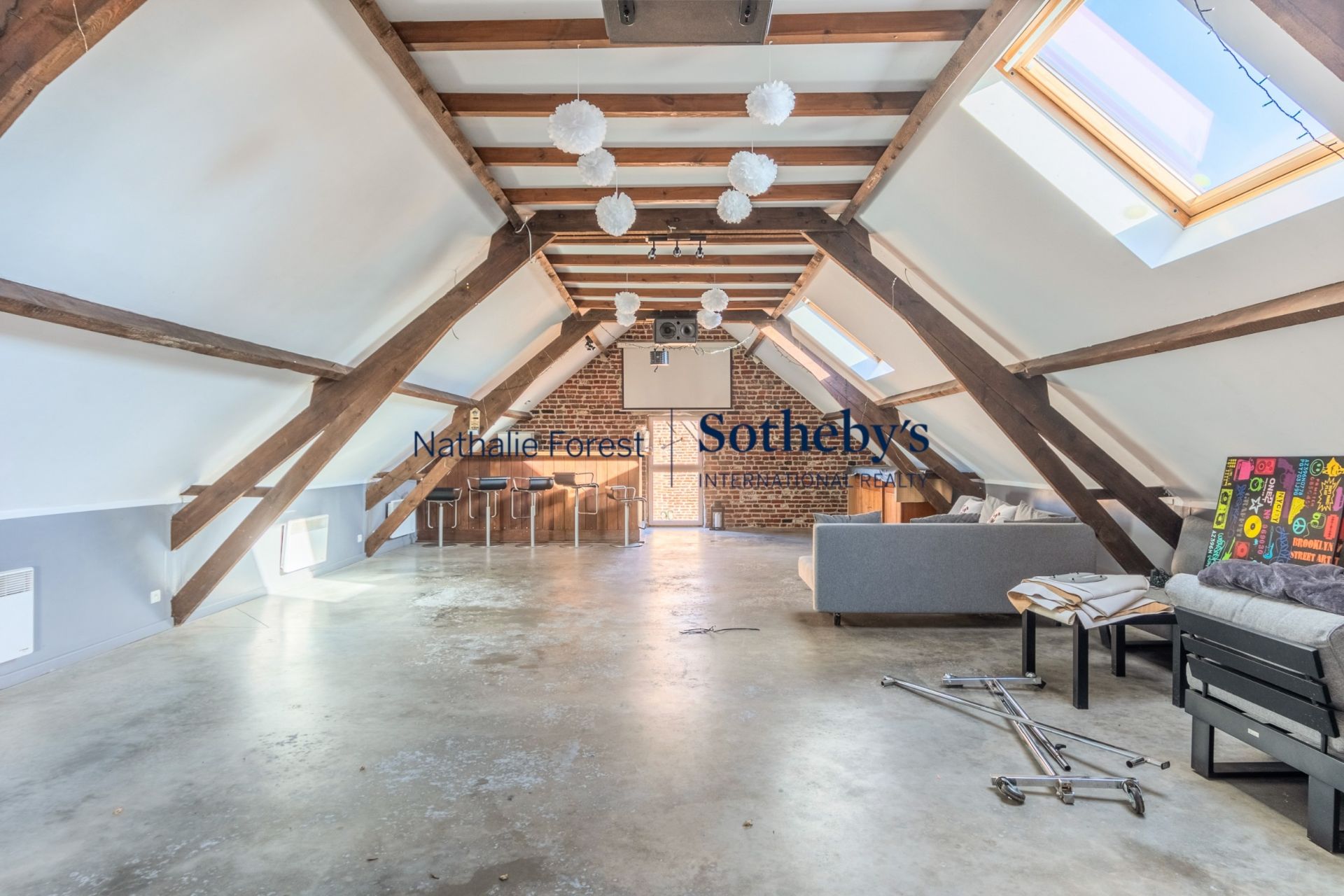 luxury house 13 Rooms for sale on LINSELLES (59126)