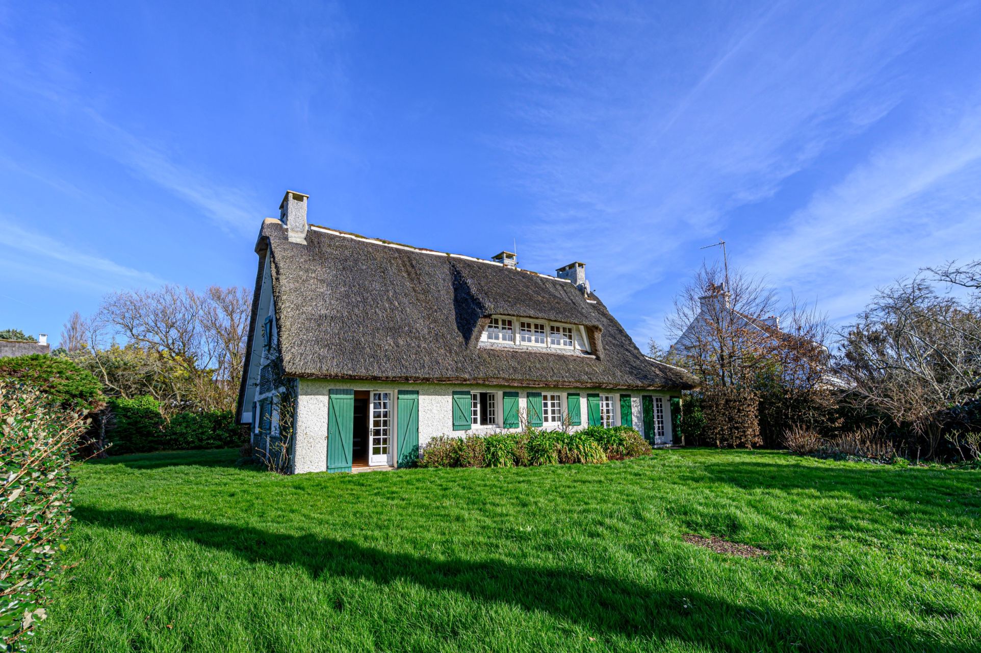 luxury house 8 Rooms for sale on SARZEAU (56370)